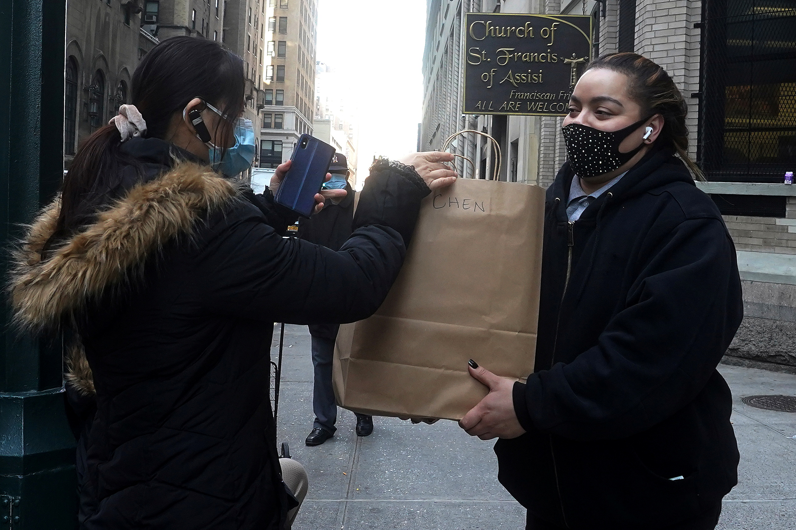 New York City restaurants lose indoor dining as infection rate rises