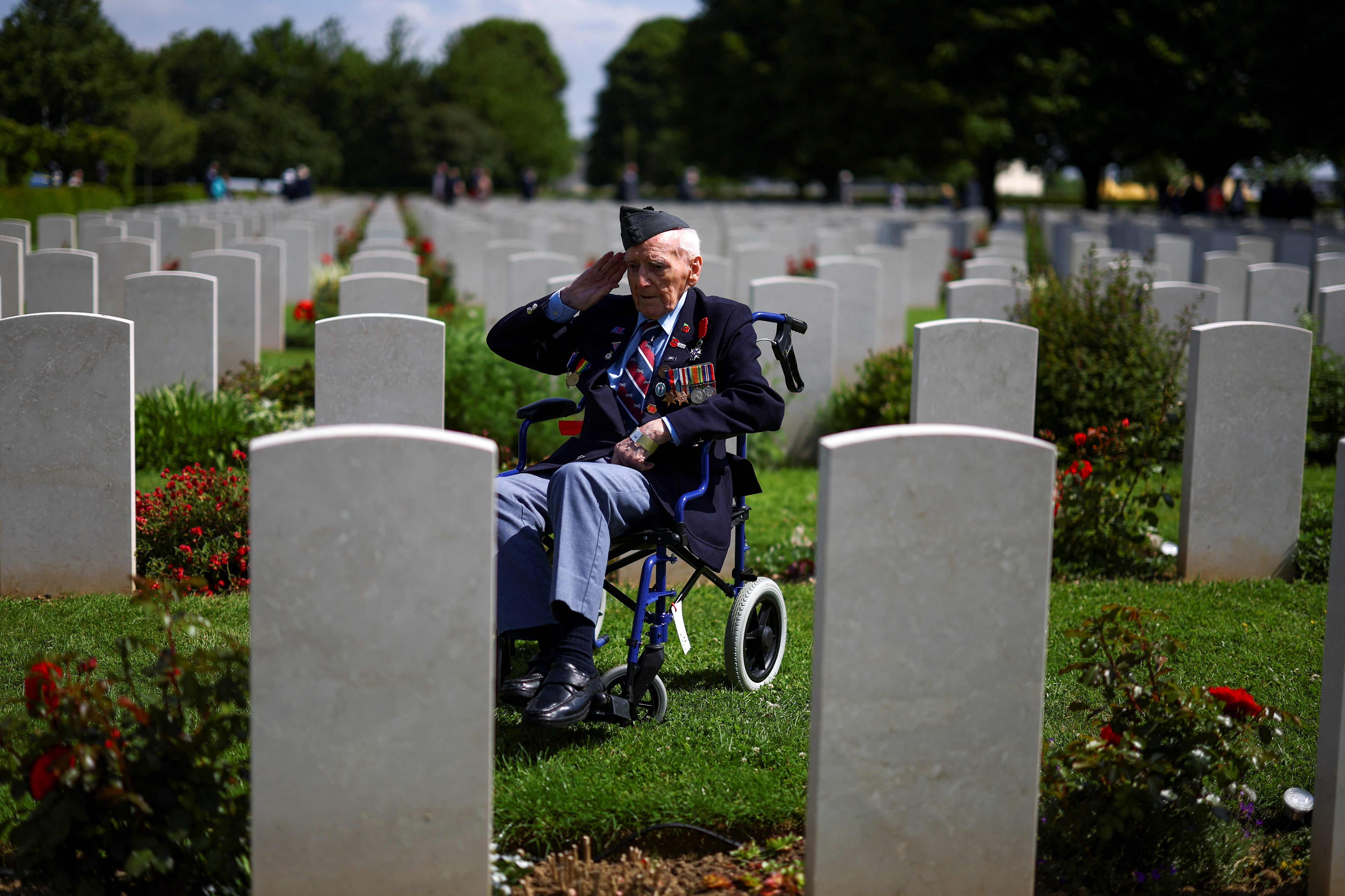 Commemorative events for the 80th anniversary of D-Day in Bayeux cemetery