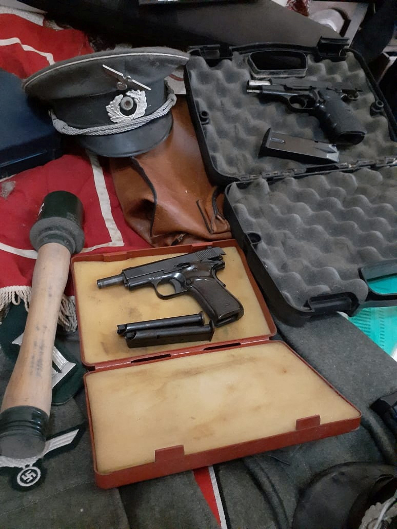 Argentine police seize Nazi paraphernalia