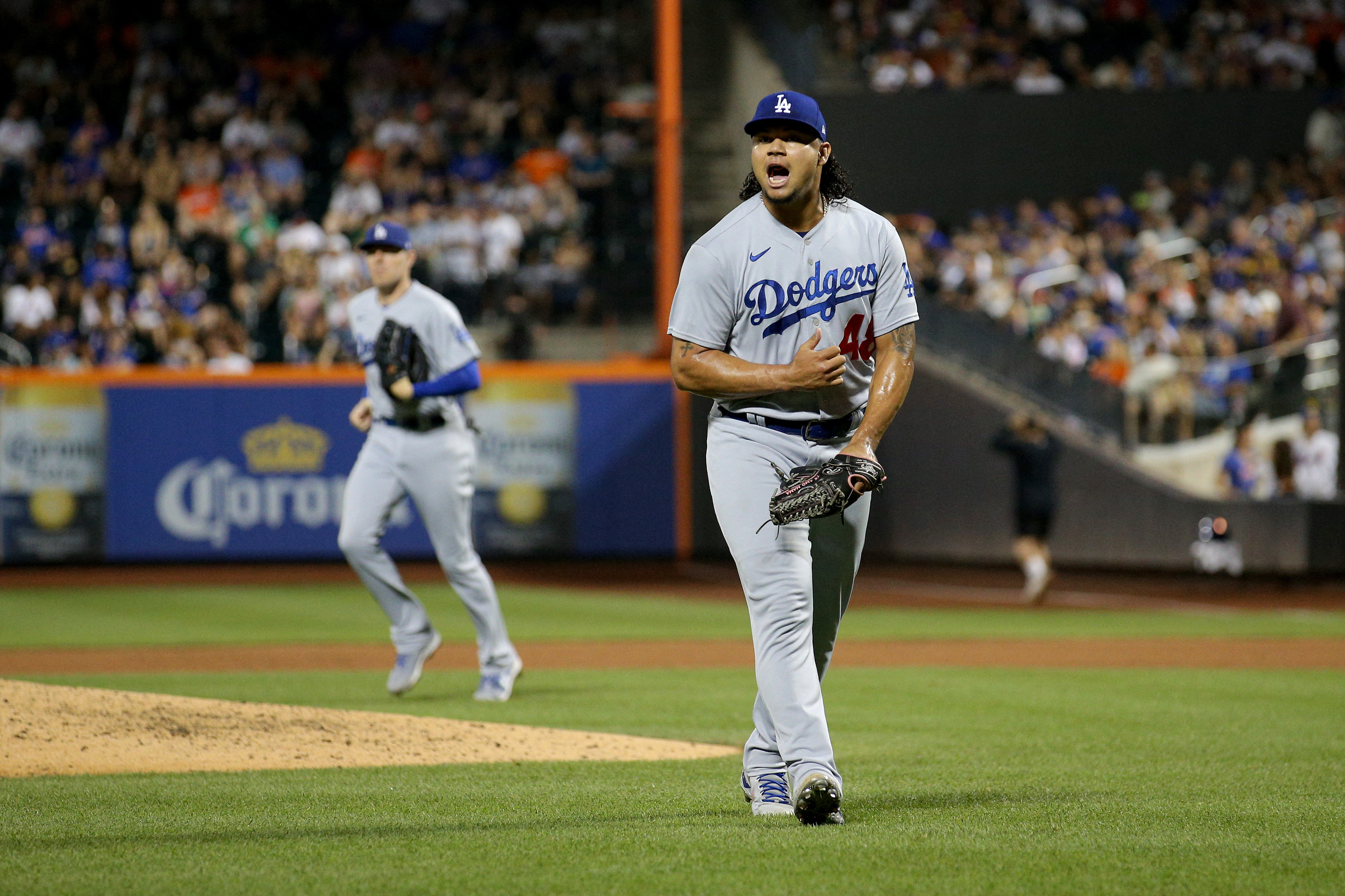 Dodgers extend win streak to 6 by beating Mets