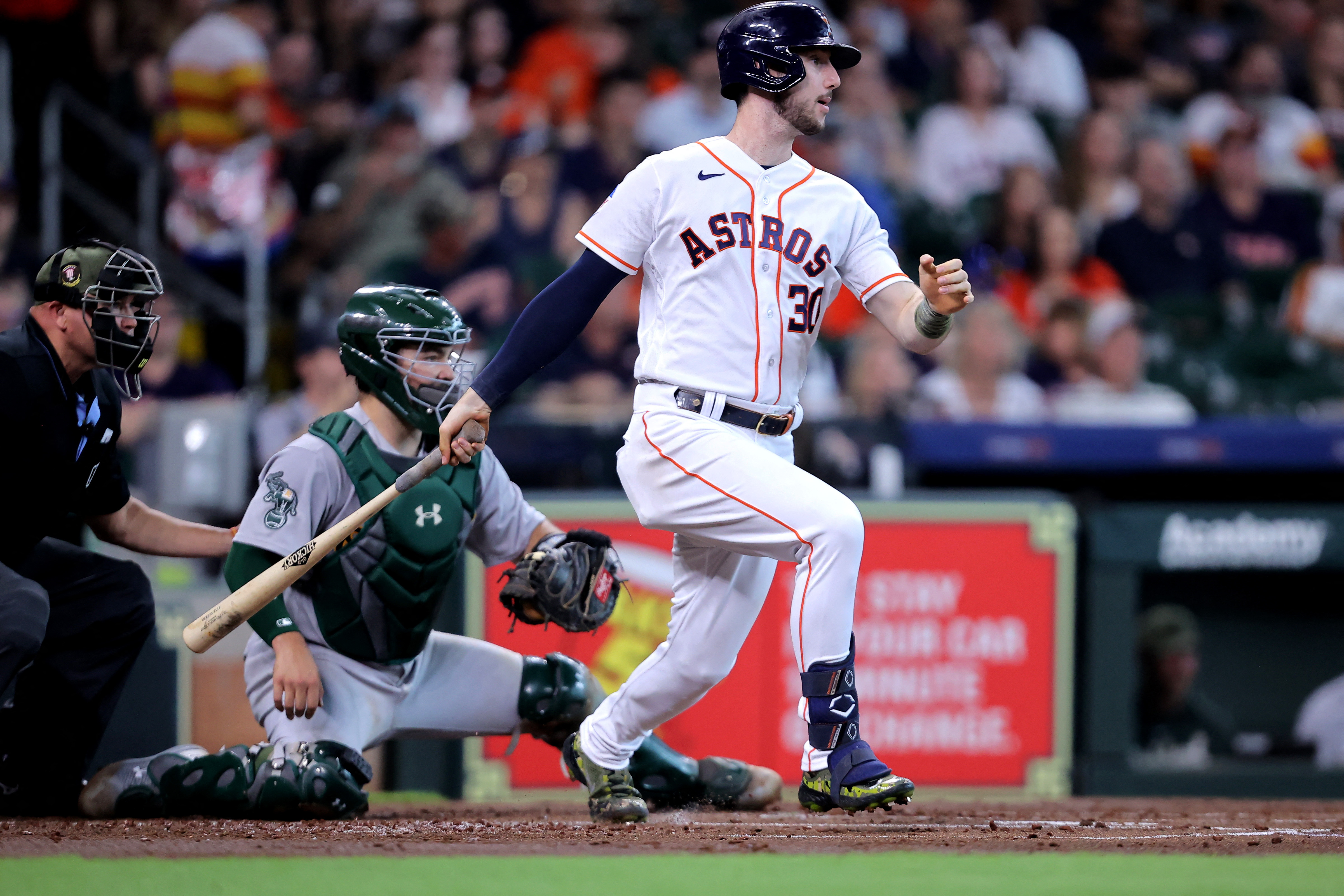 Yordan Alvarez's blast helps Astros beat Athletics