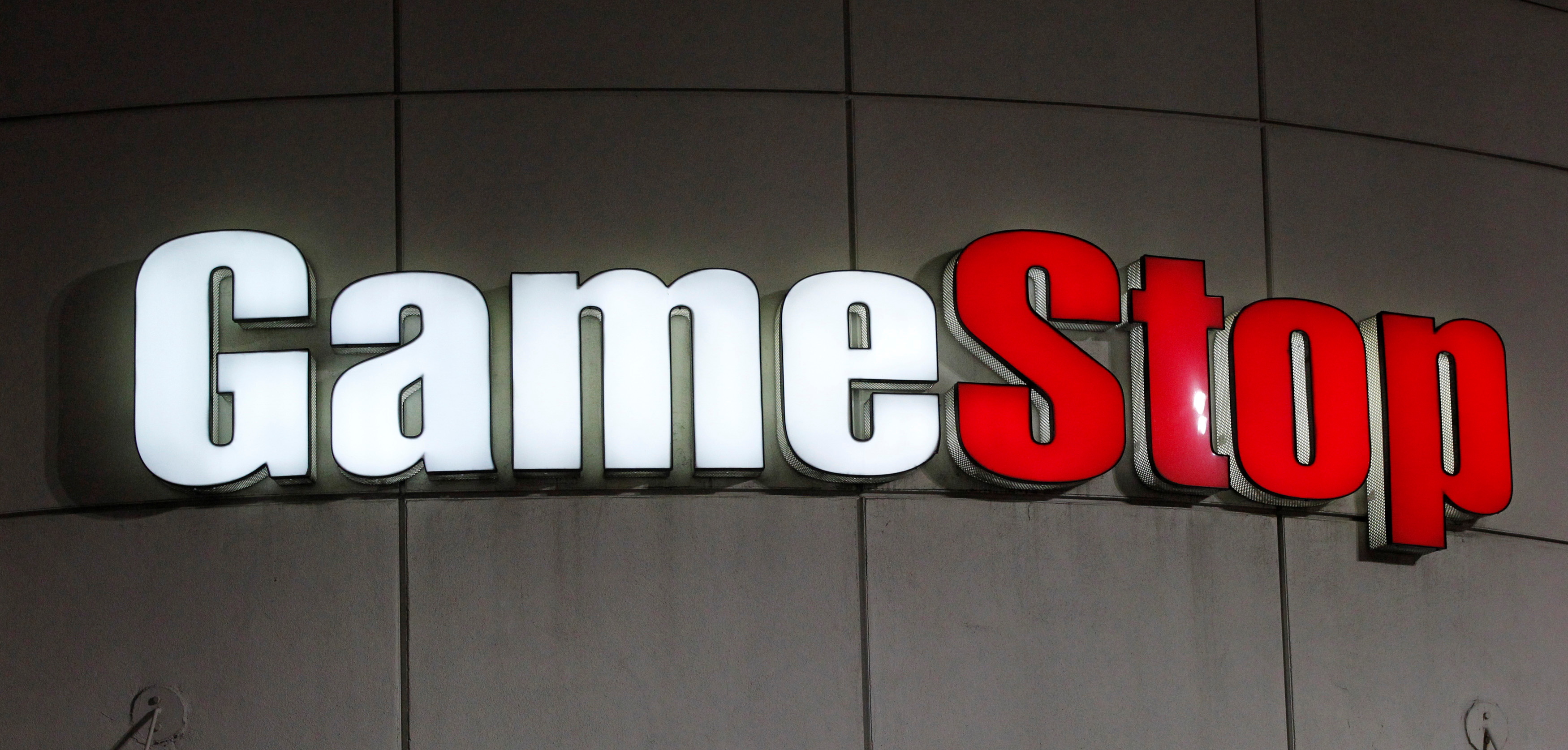 A GameStop sign is pictured in Pasadena, California March 27, 2013. REUTERS/Mario Anzuoni/File Photo