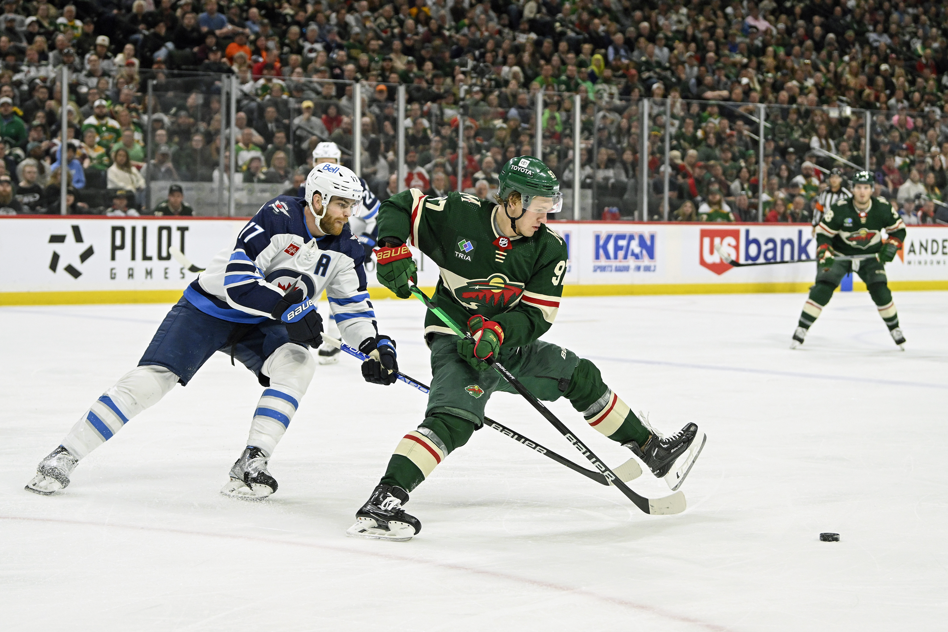 Jets defeat Wild, clinch West's second wild card