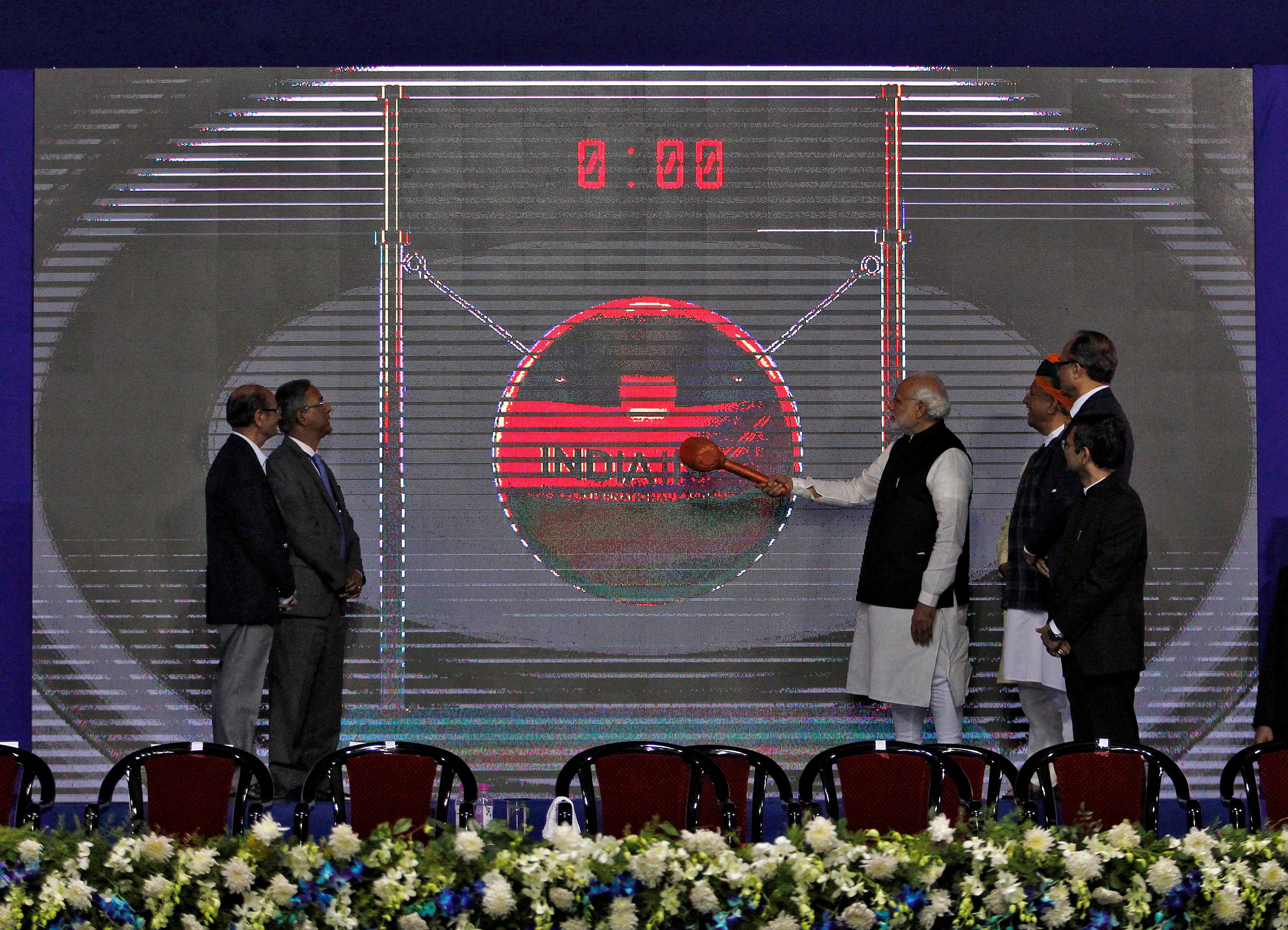 Премьер-министр Индии Моди открывает первую в стране международную биржу - India INX в Гуджарате International Finance Tec-City (GIFT) в Гандинагаре
