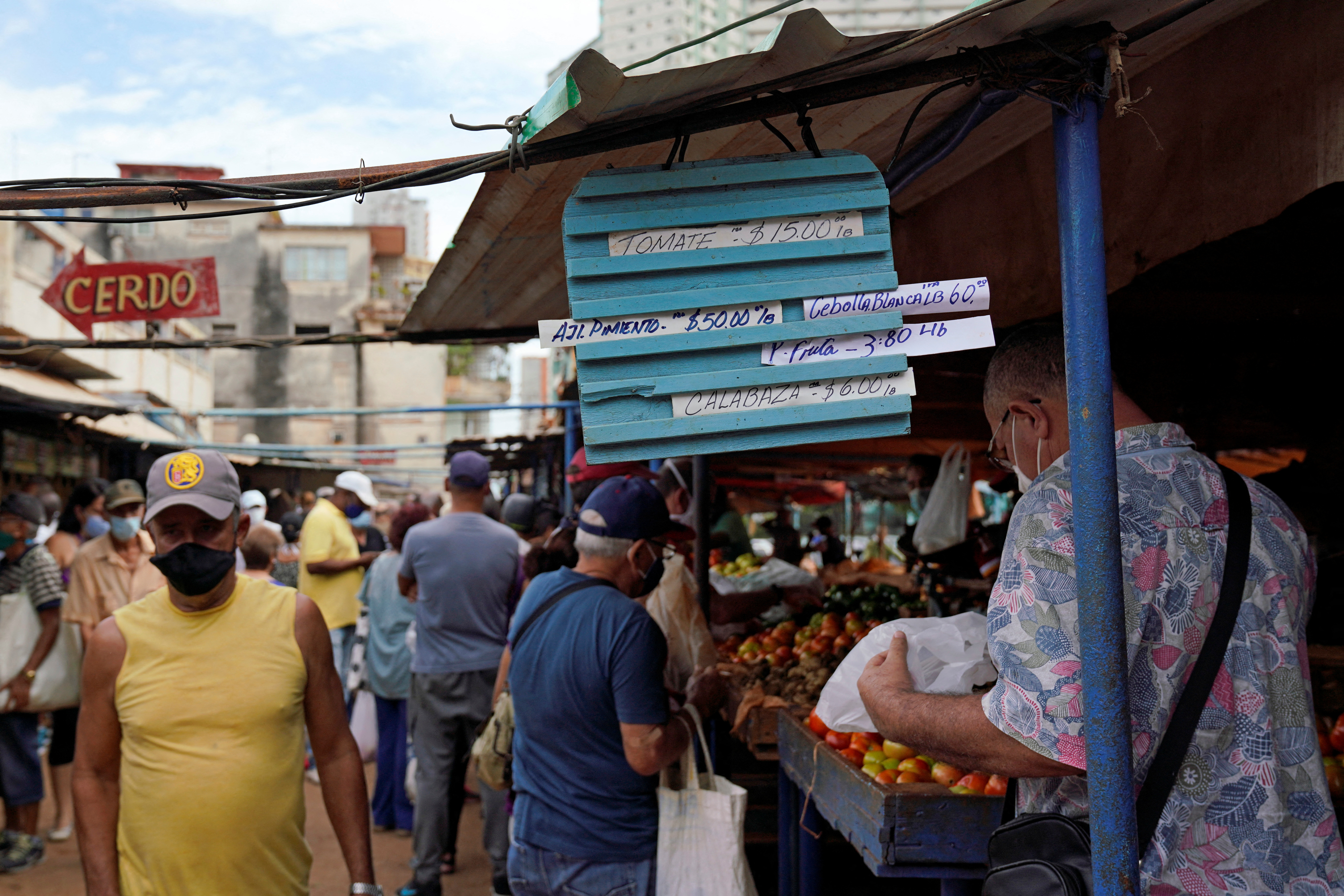 People shop for food, in Havana