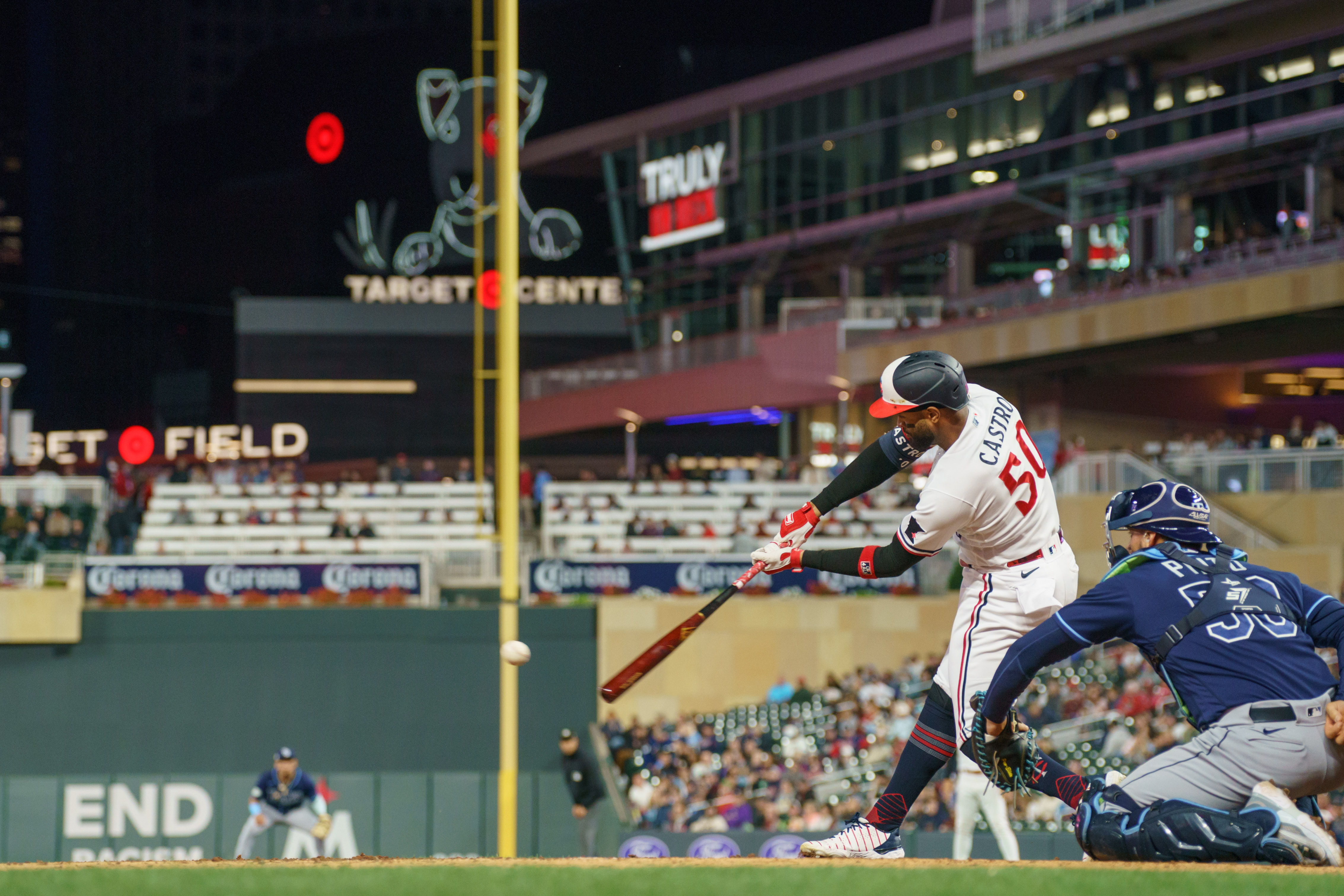 Willi Castro's homer propels Twins past Rays to even series