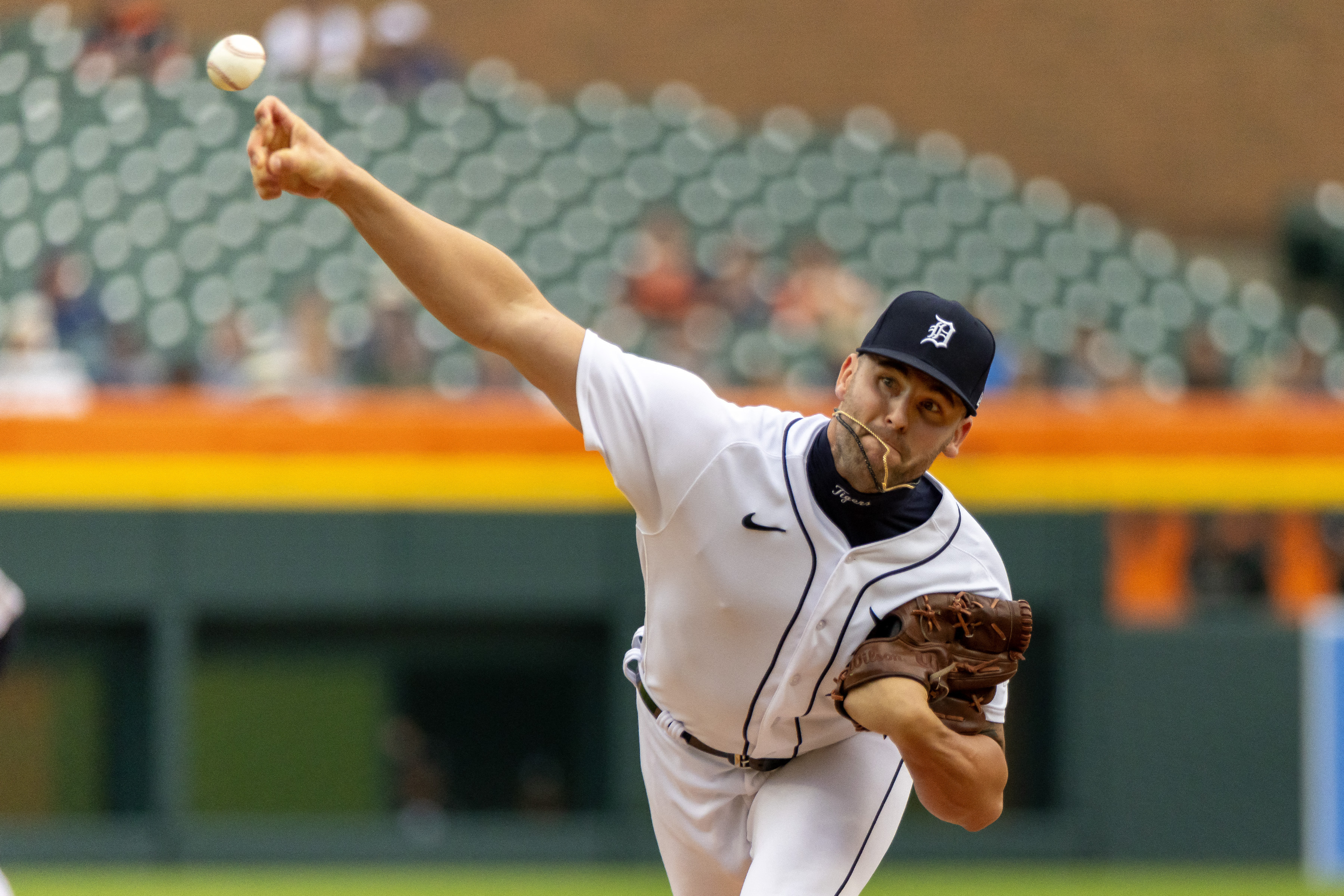 Sawyer Gipson-Long wins debut as Tigers edge White Sox