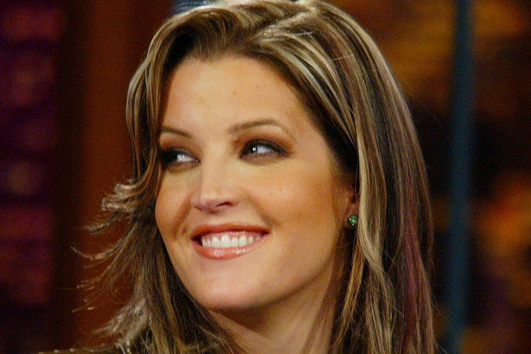 La cantante Lisa Marie Presley aparece como invitada en "The Tonight Show with Jay Leno\