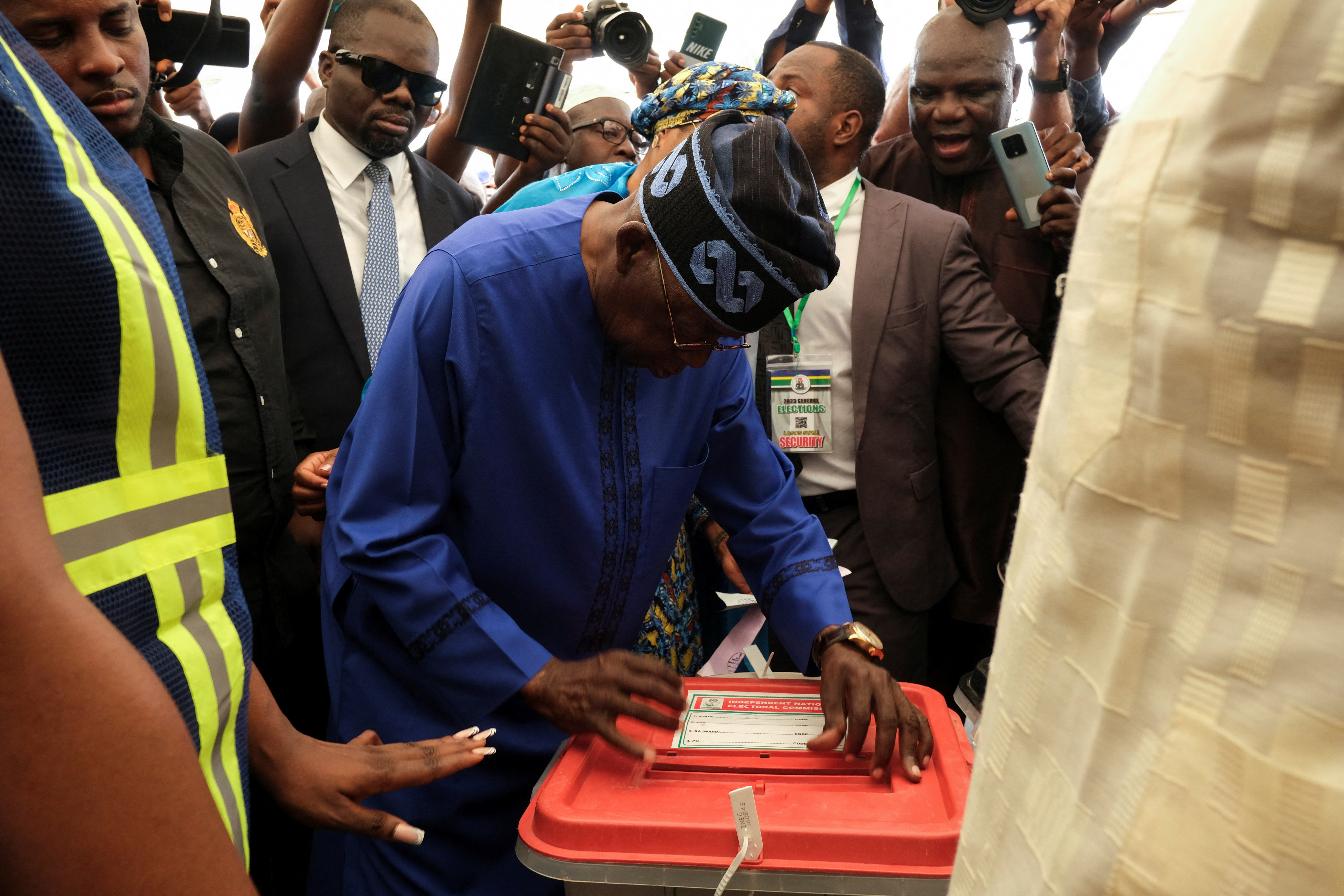 Nigeria holds presidential and parliamentary elections
