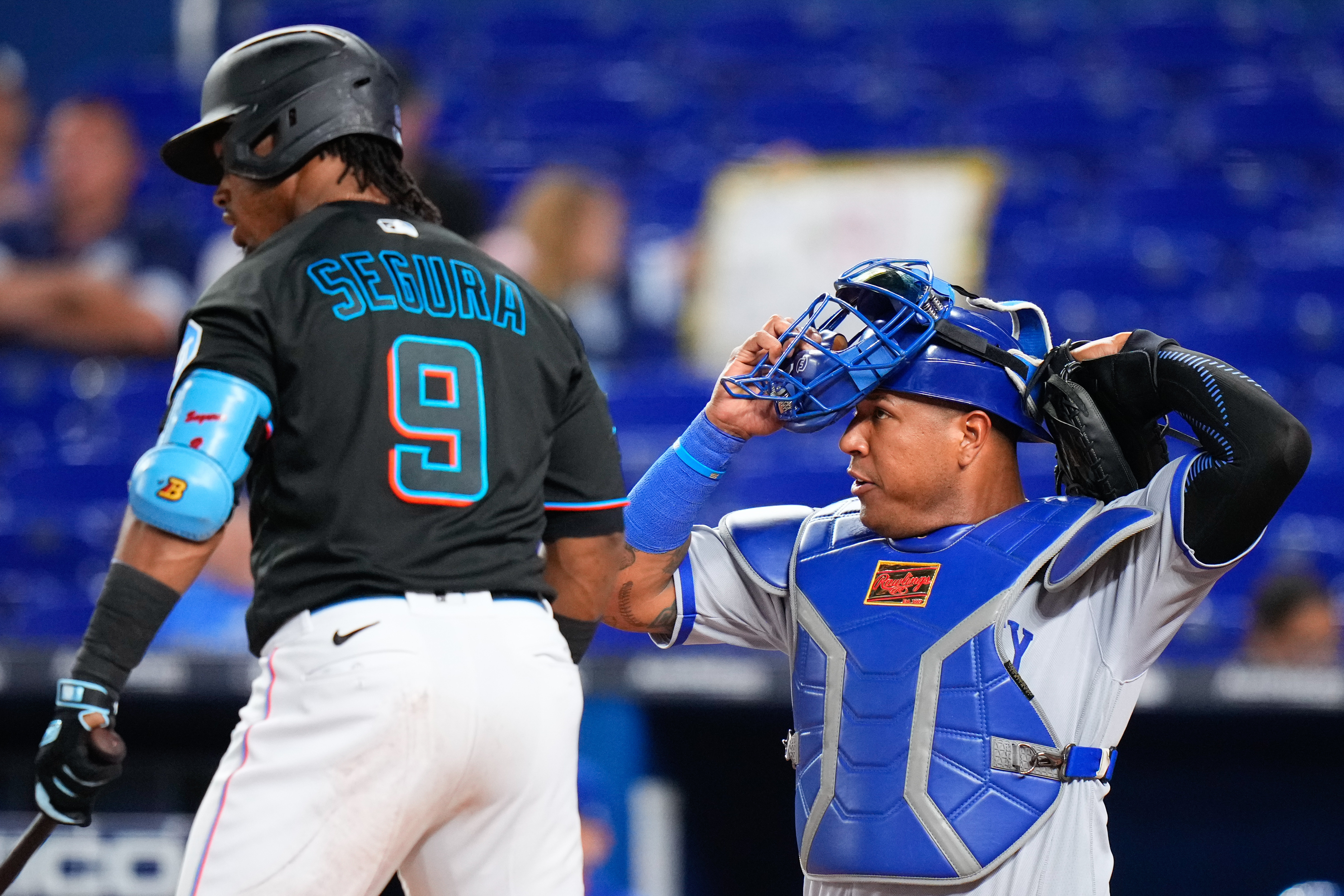 Marlins top Royals, sweep second straight series