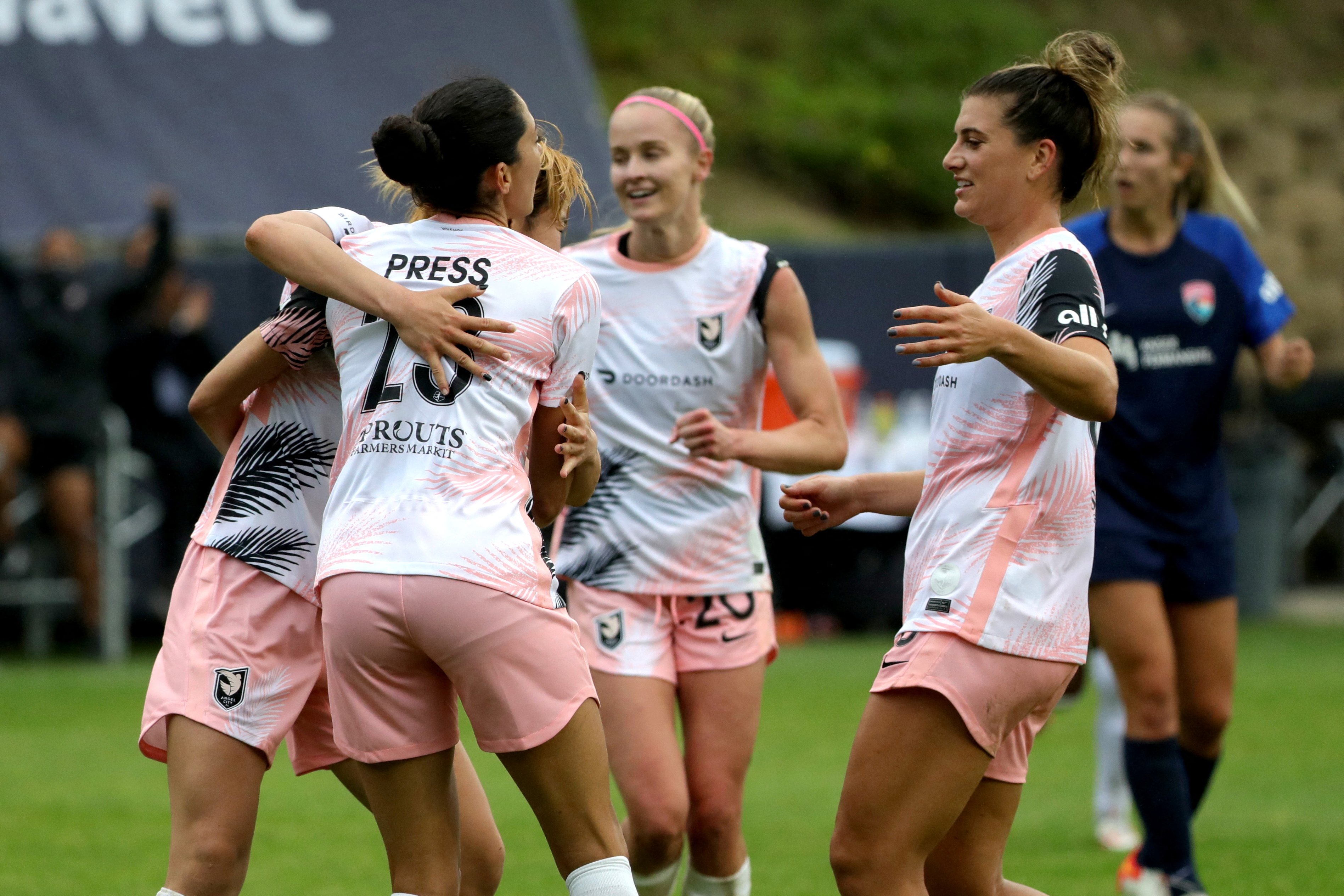 Angel City FC: Futebol professional feminino está de volta à LA 