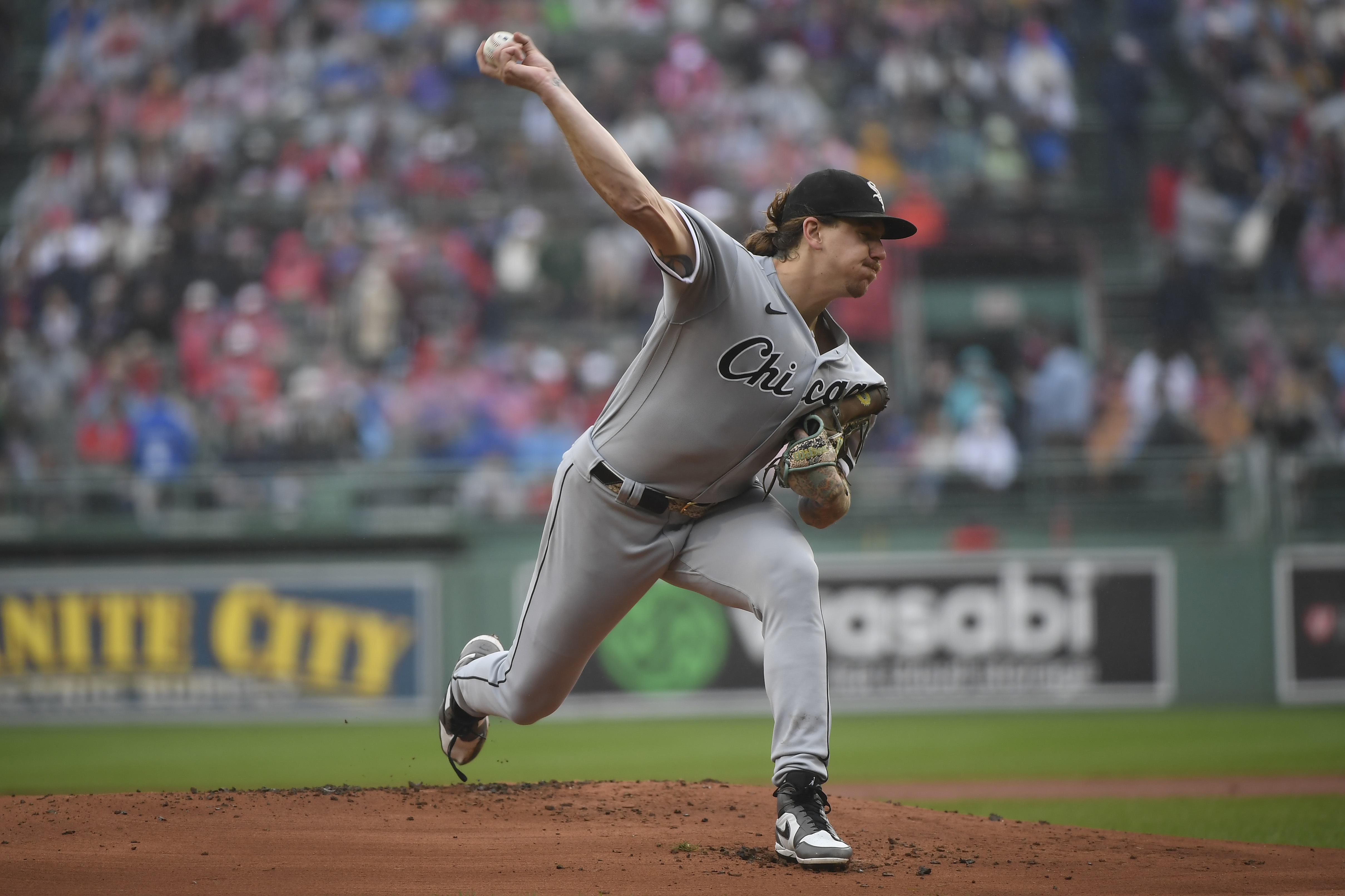 Red Sox lose to White Sox in rain-shortened game