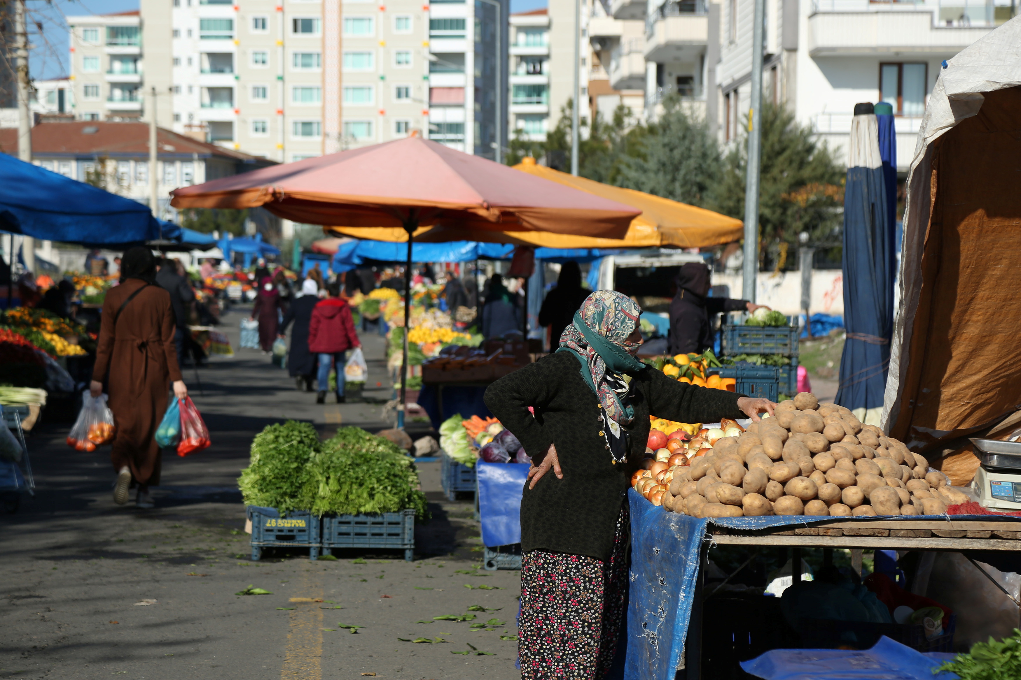 Women-led street market in Diyarbakir