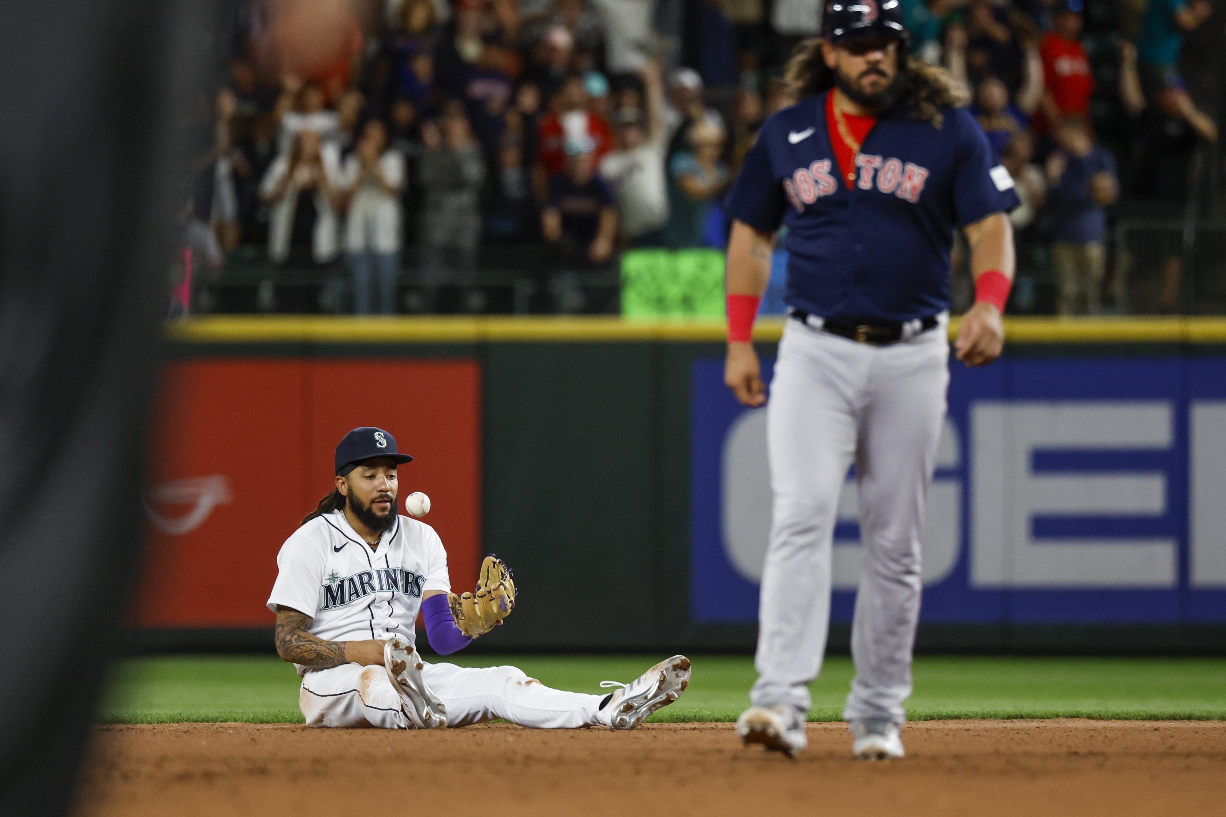 Raleigh homers twice as Mariners stay hot, topple Red Sox 6-2 - The  Columbian