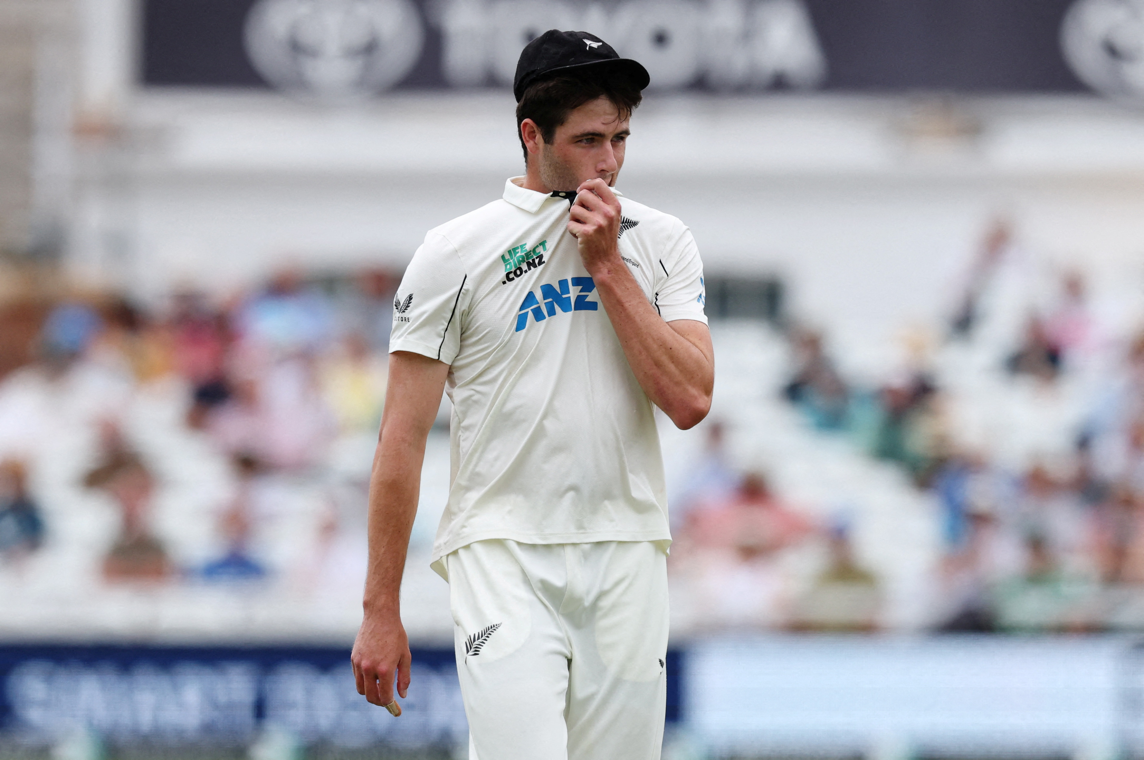 Record-breaking Renshaw puts Australia on top in Durban