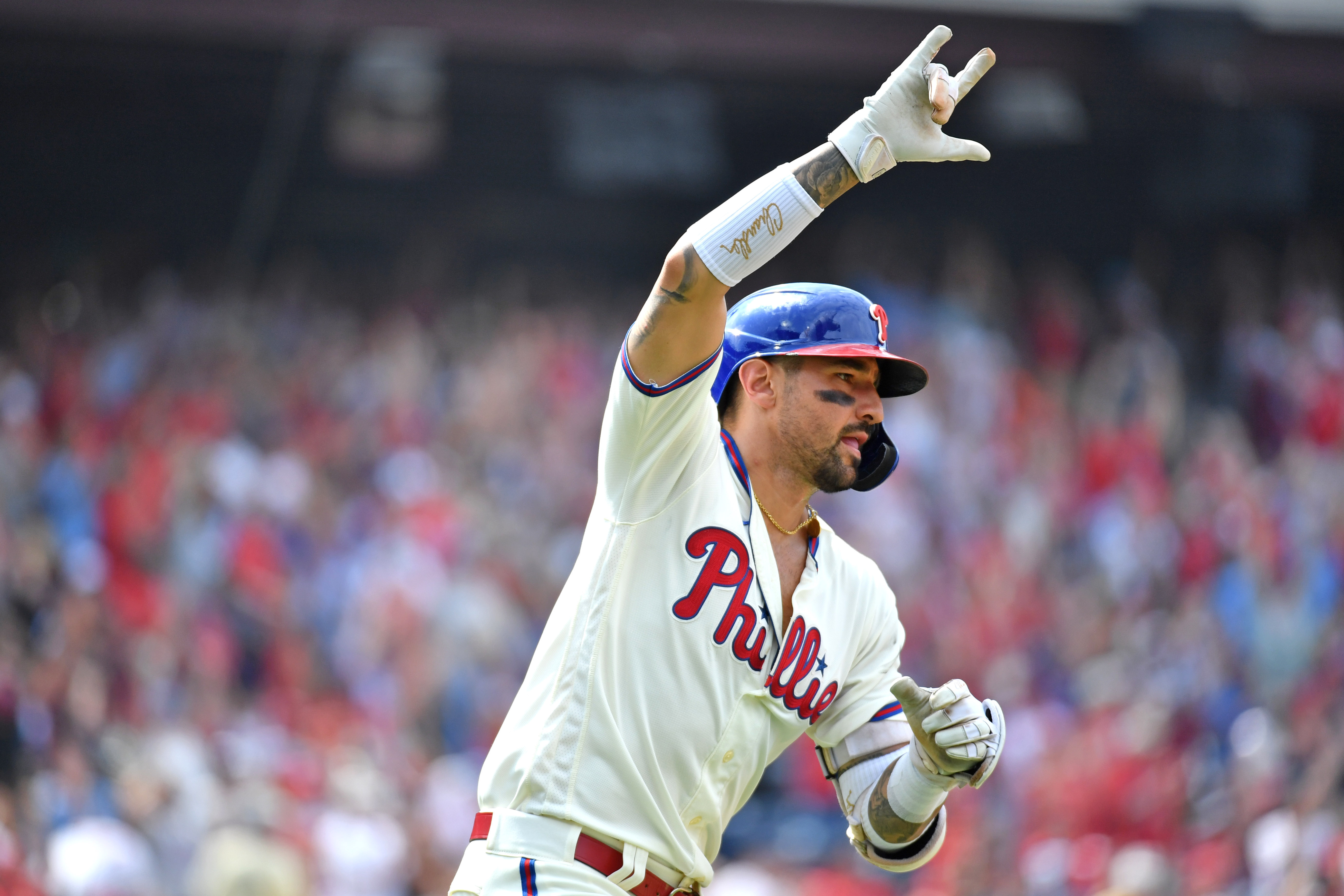 Taijuan Walker earns 13th win, lifts powerful Phillies past Royals