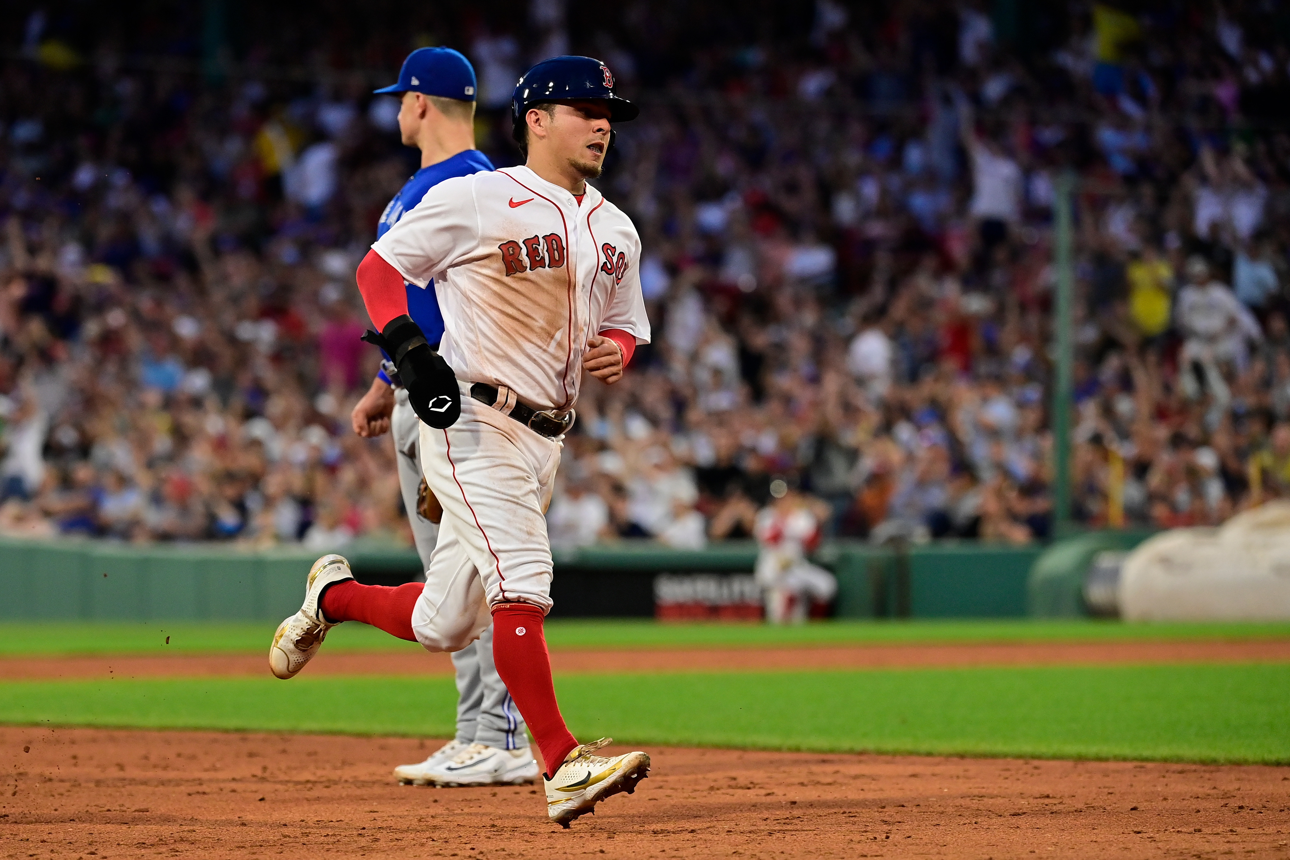 Davis Schneider homers in debut as Jays down Red Sox