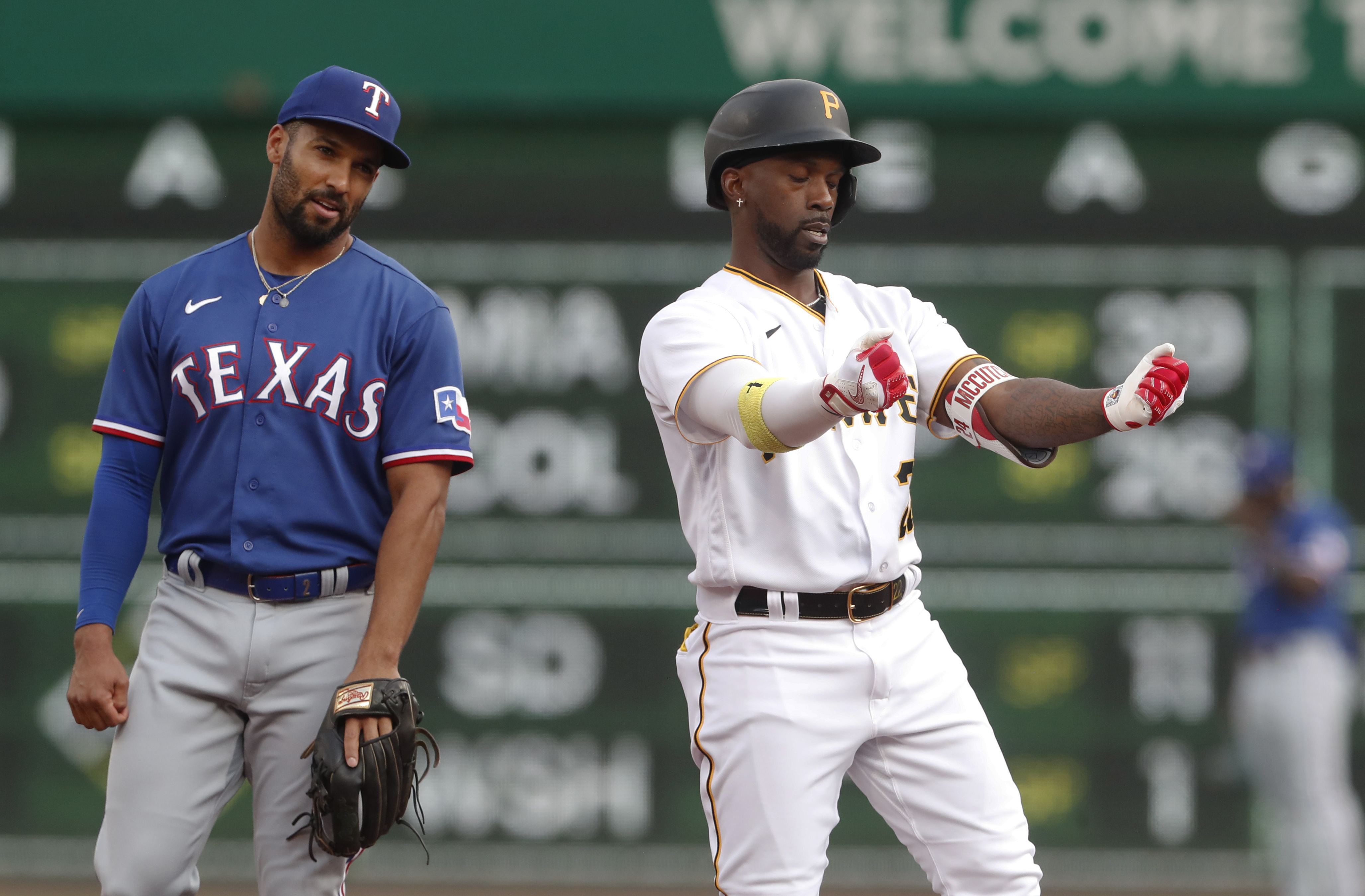 Nathan Eovaldi tosses complete game as Rangers top Pirates