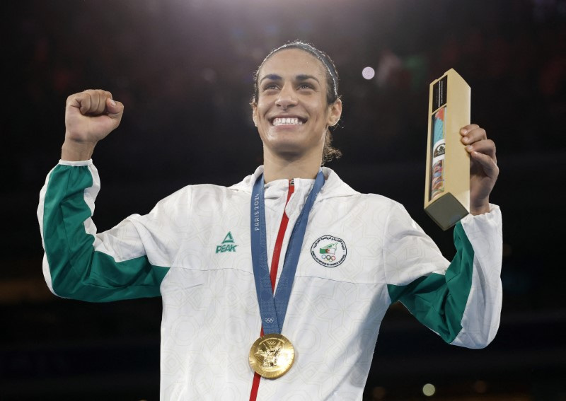 Onlayn porno katta Dick chuqur oral seks