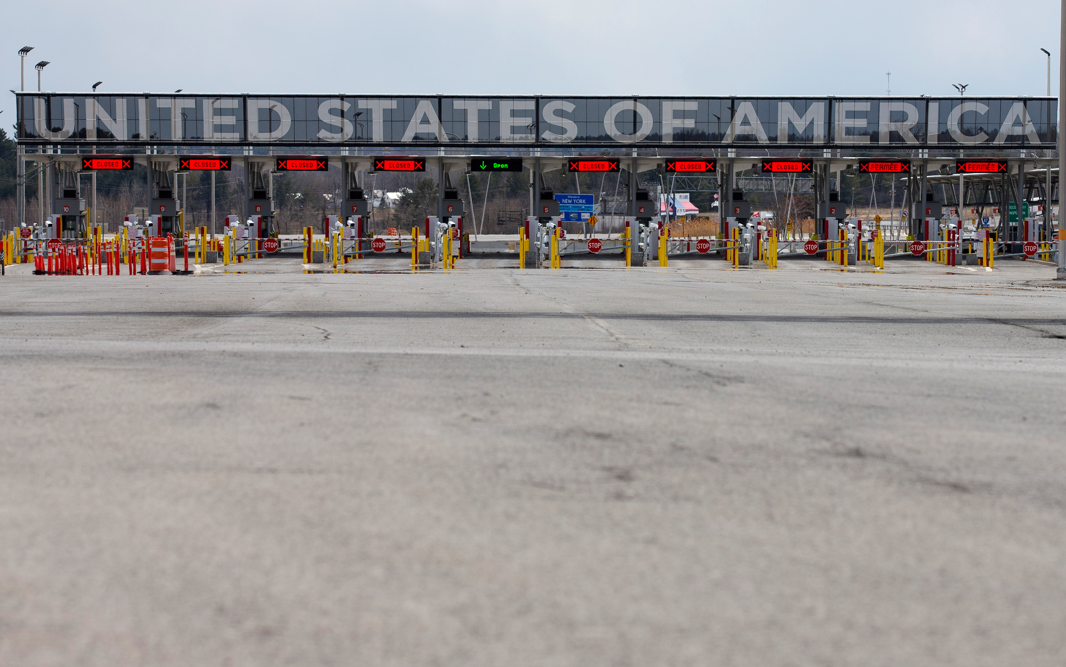 US closes border crossing to vehicles and limits traffic at