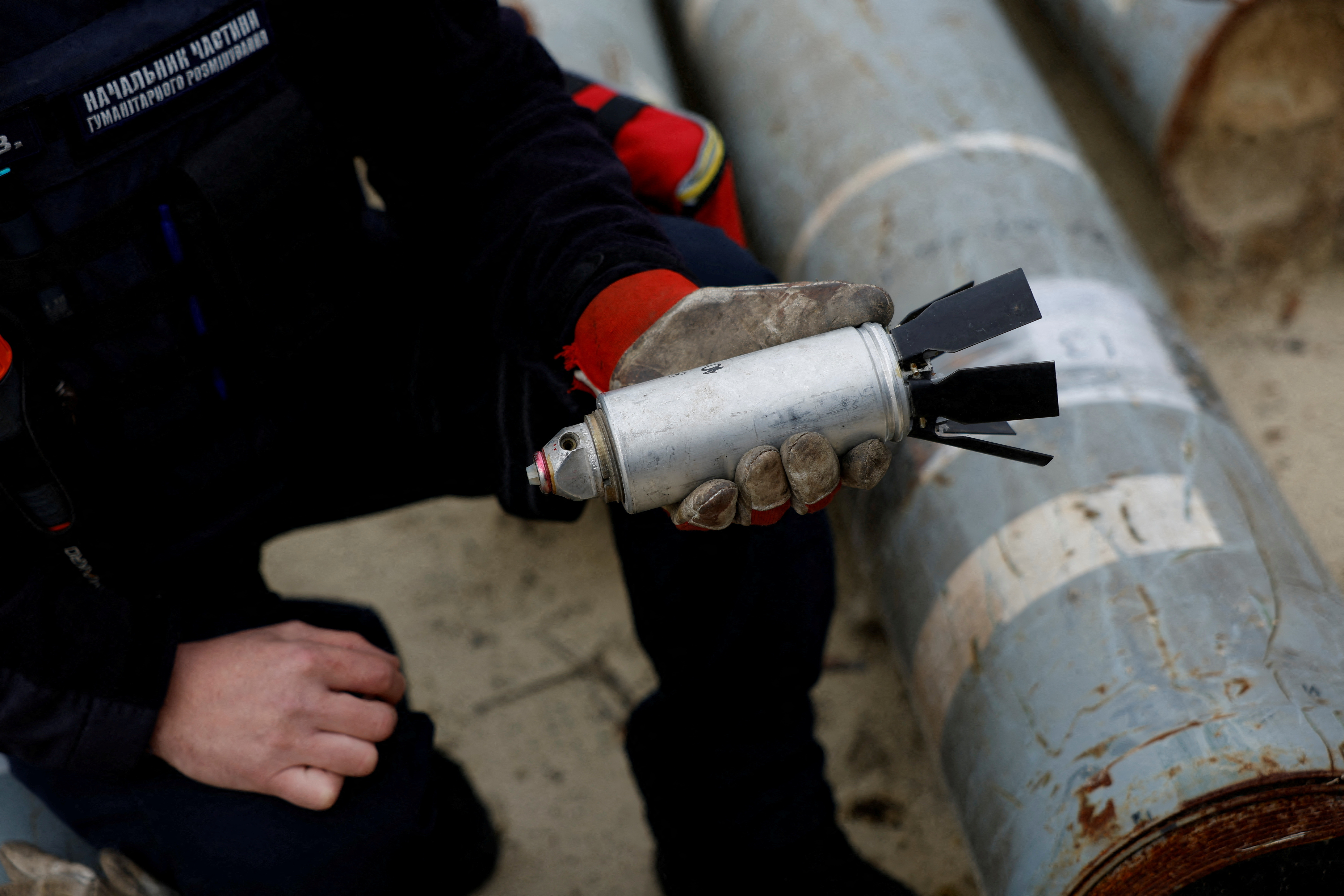Ukraine receives cluster munitions, military spokesperson says | Reuters