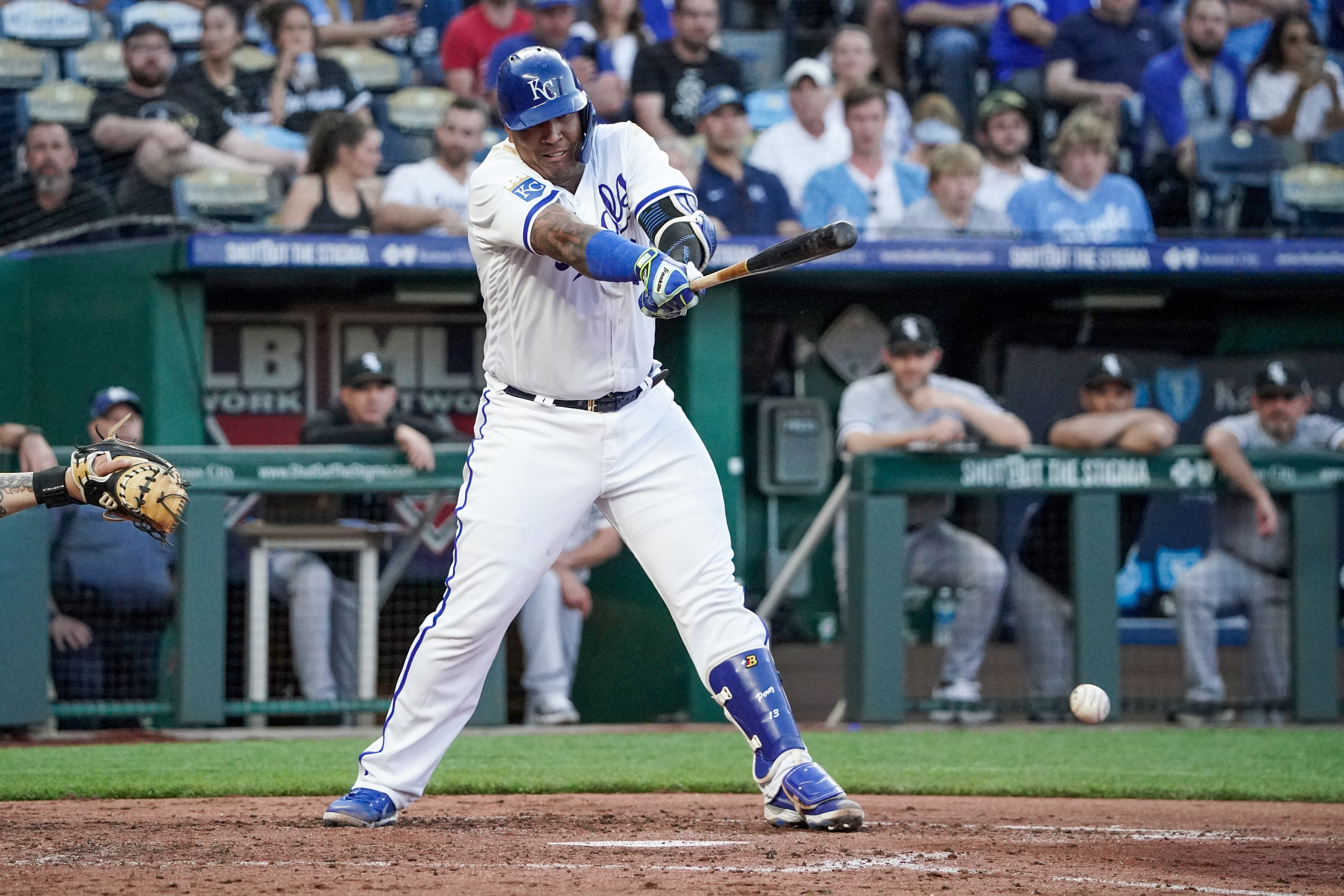 WATCH: Gavin Sheets RBI double puts White Sox up 1-0 on Royals