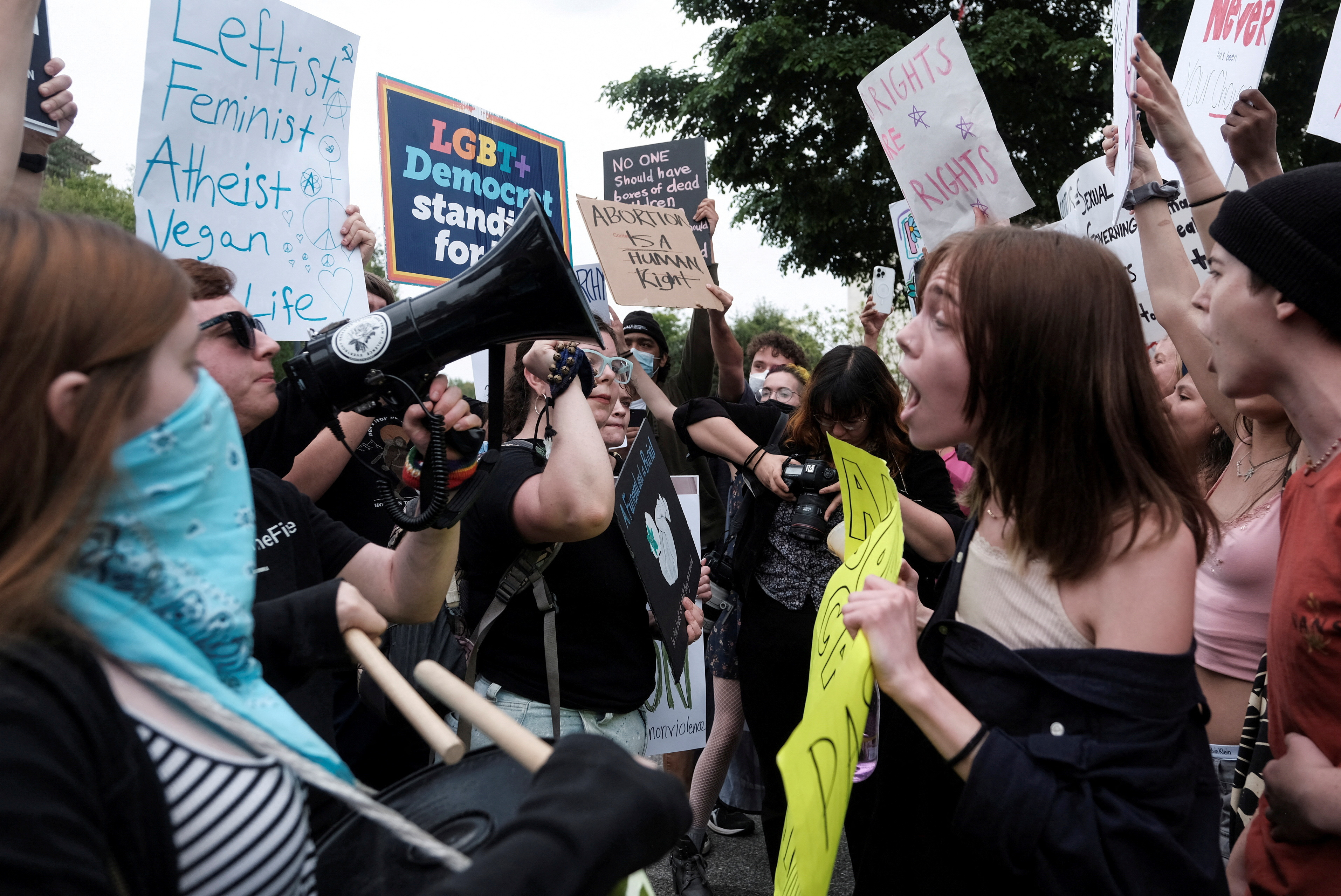 Texas Supreme Court temporarily blocks woman from emergency abortion |  Reuters