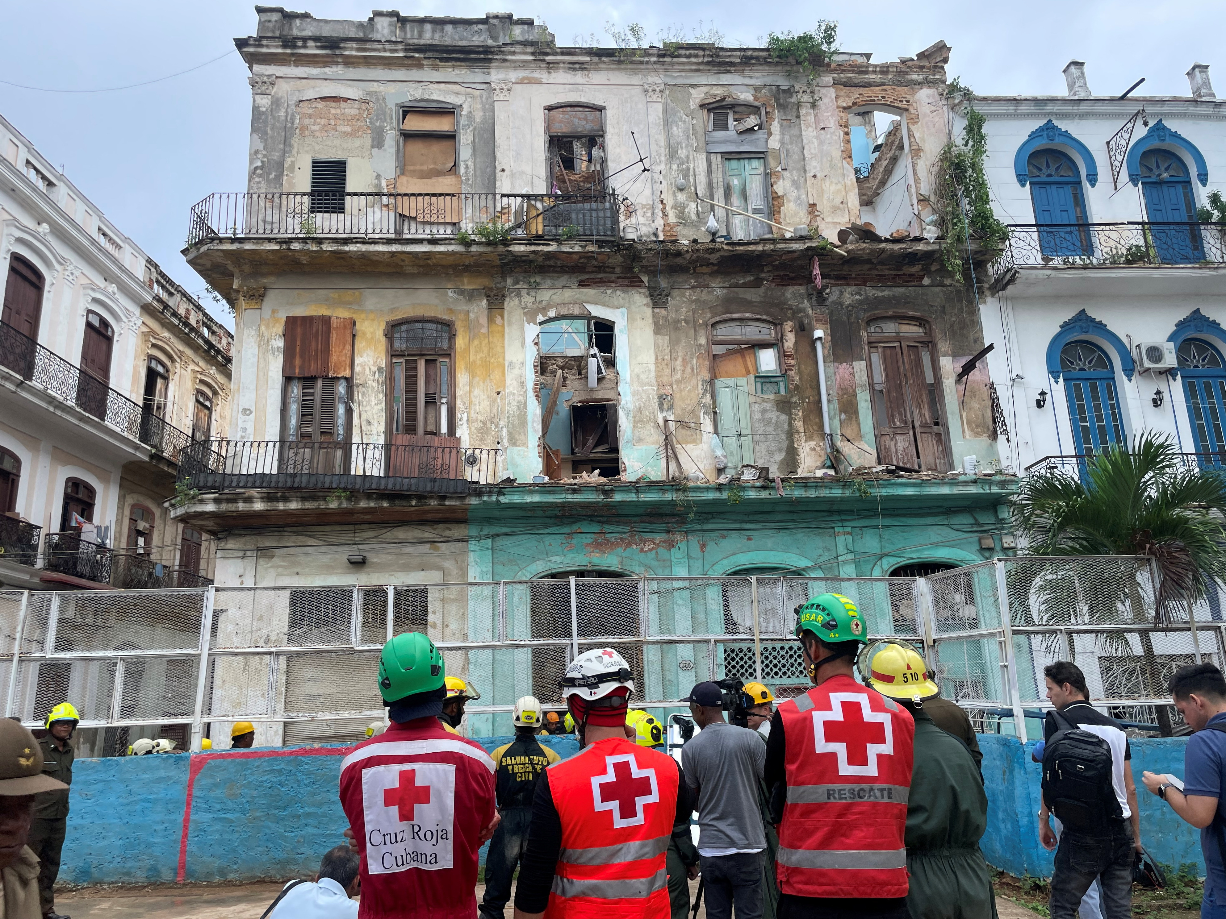 È salito a tre il bilancio delle vittime del crollo di un edificio all’Avana Vecchia, a Cuba