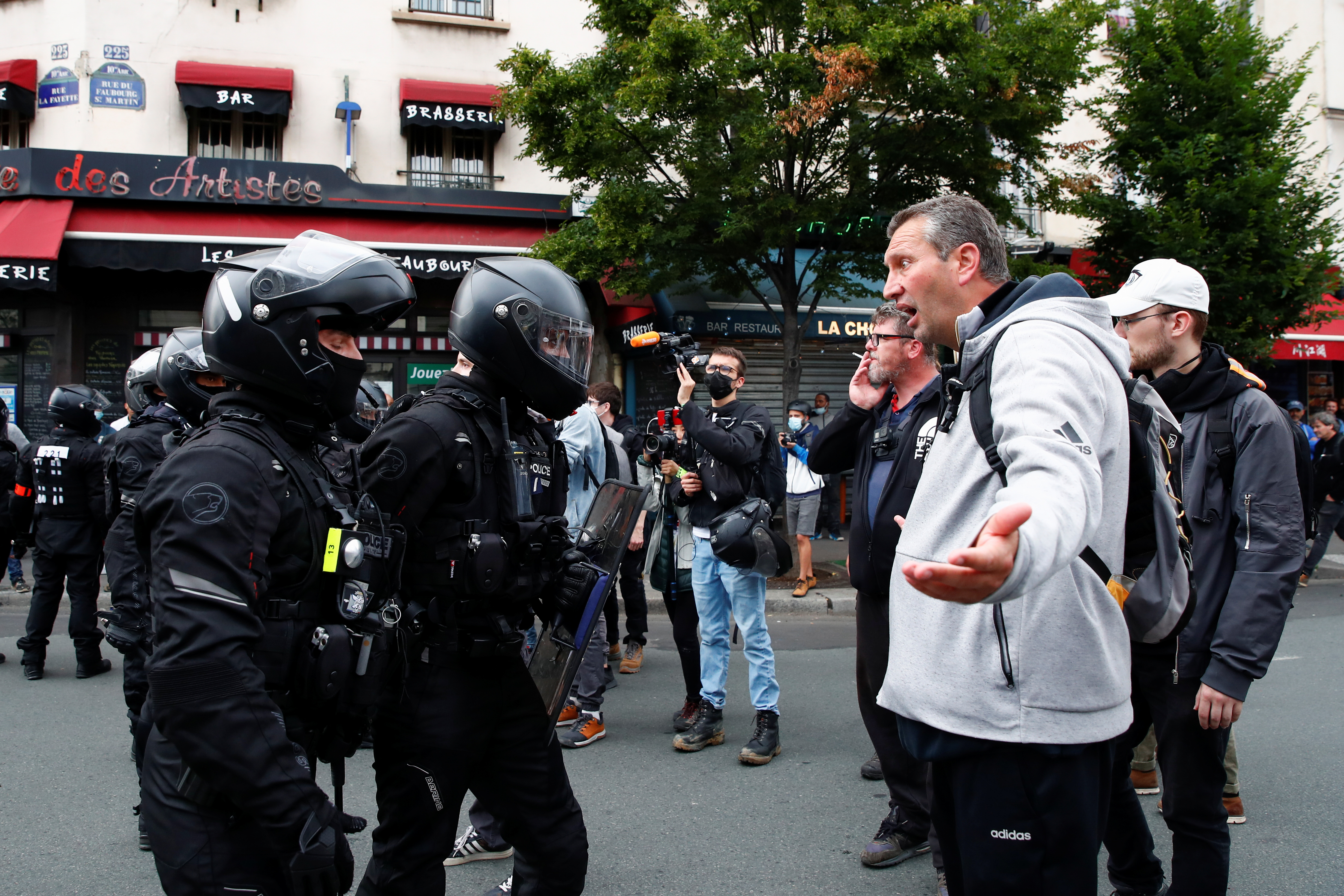 France faces lockdown resistance as small shops pay the price –