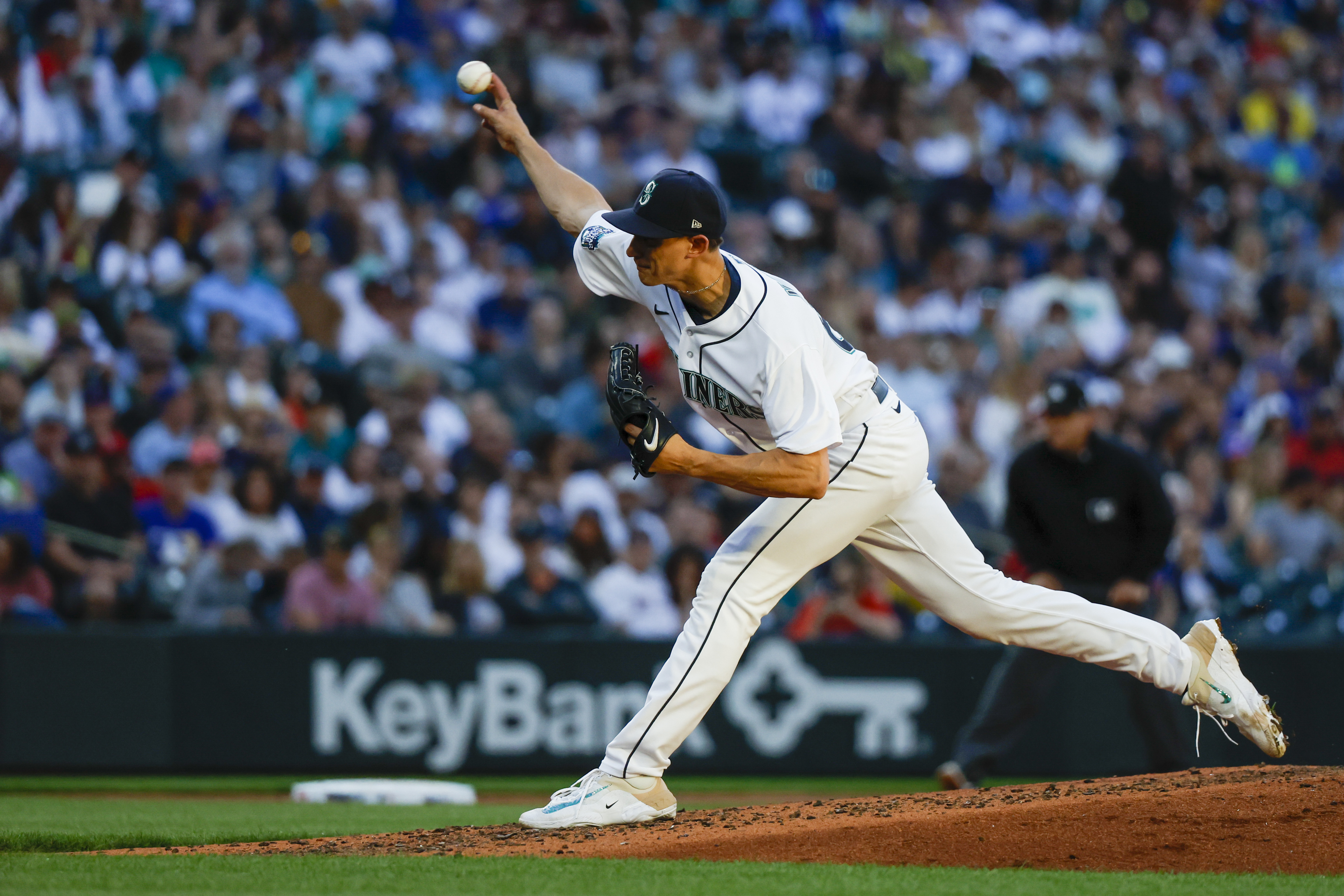 Cal Raleigh homers twice as Mariners stay hot and topple Red Sox 6-2 - ABC  News