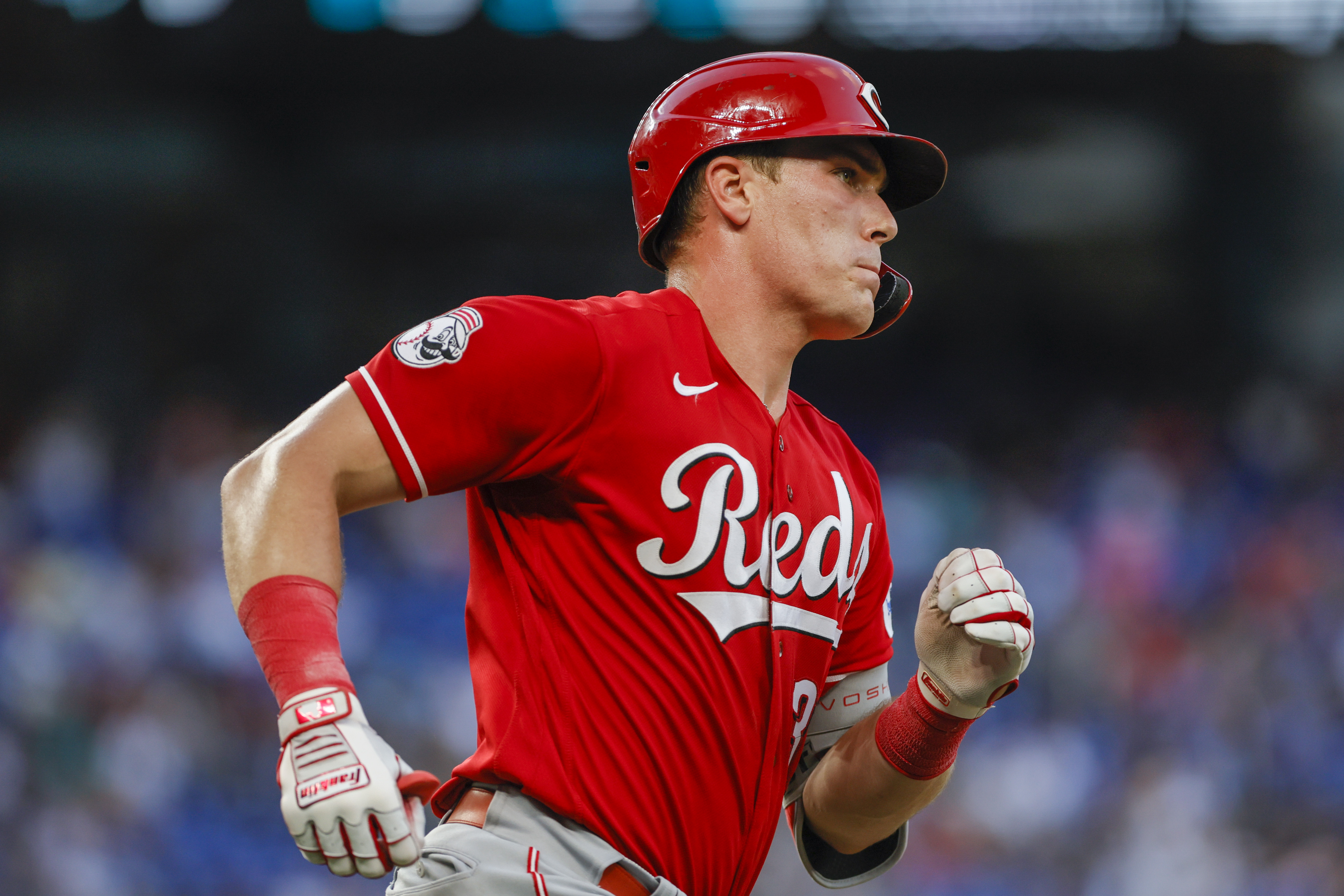 Jake Fraley (2 HRs, 4 RBIs) propels Reds past Marlins