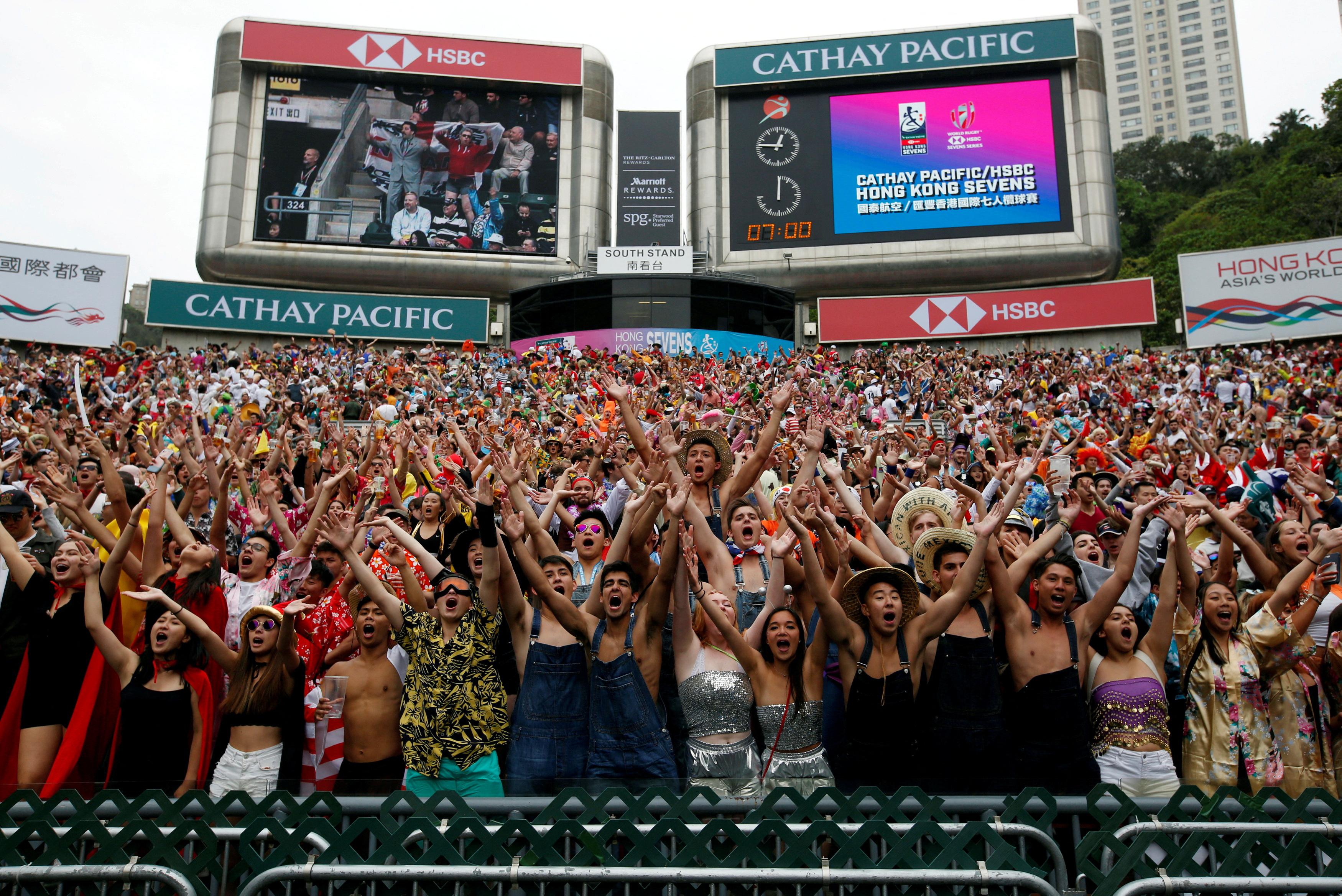 South stand. Стадион Гонконг. A Rugby time. Hong Kong movie x.