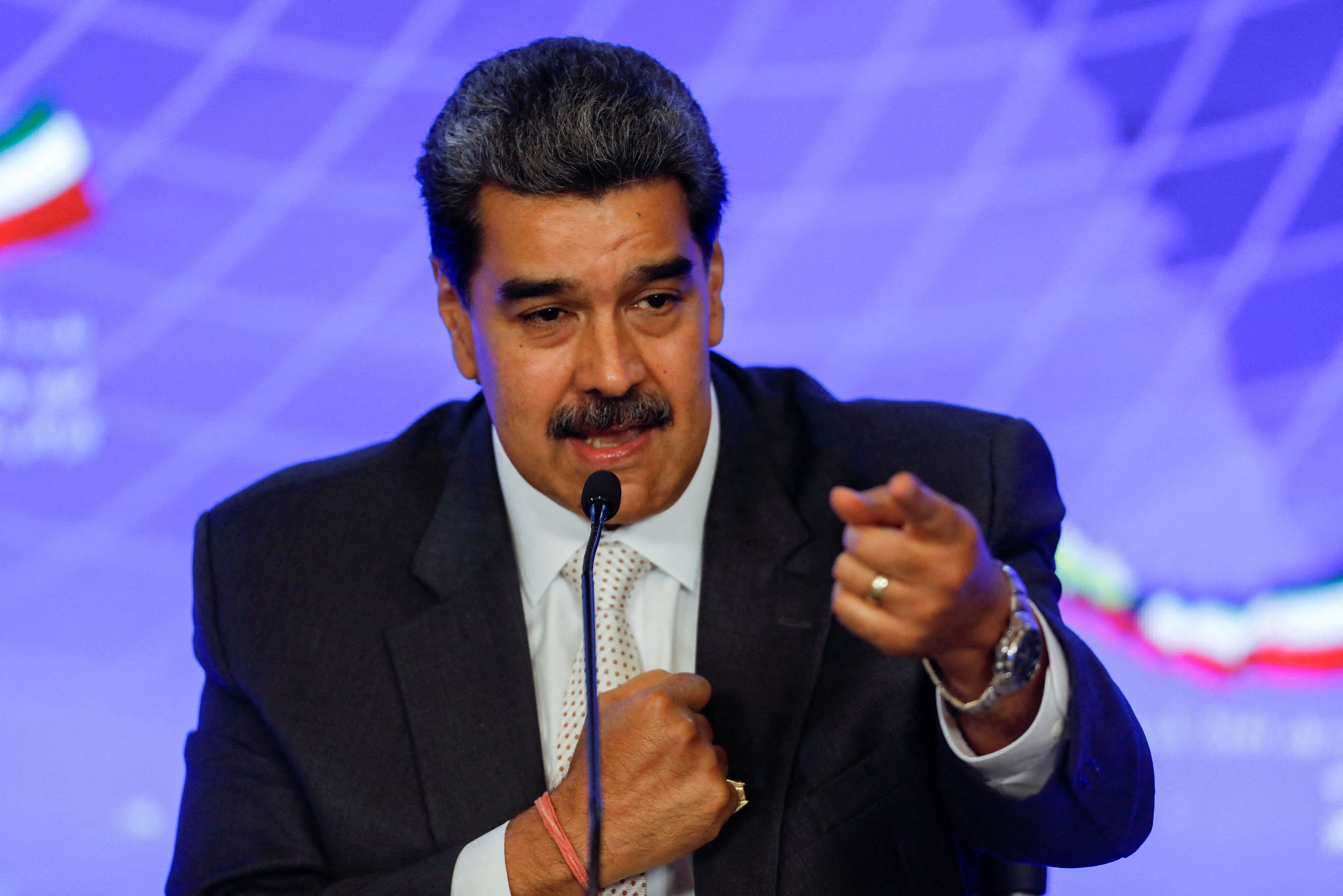 Αποκλειστικά: Οι Ηνωμένες Πολιτείες χαλαρώνουν τις πετρελαϊκές κυρώσεις στη Βενεζουέλα μετά την εκλογική συμφωνία