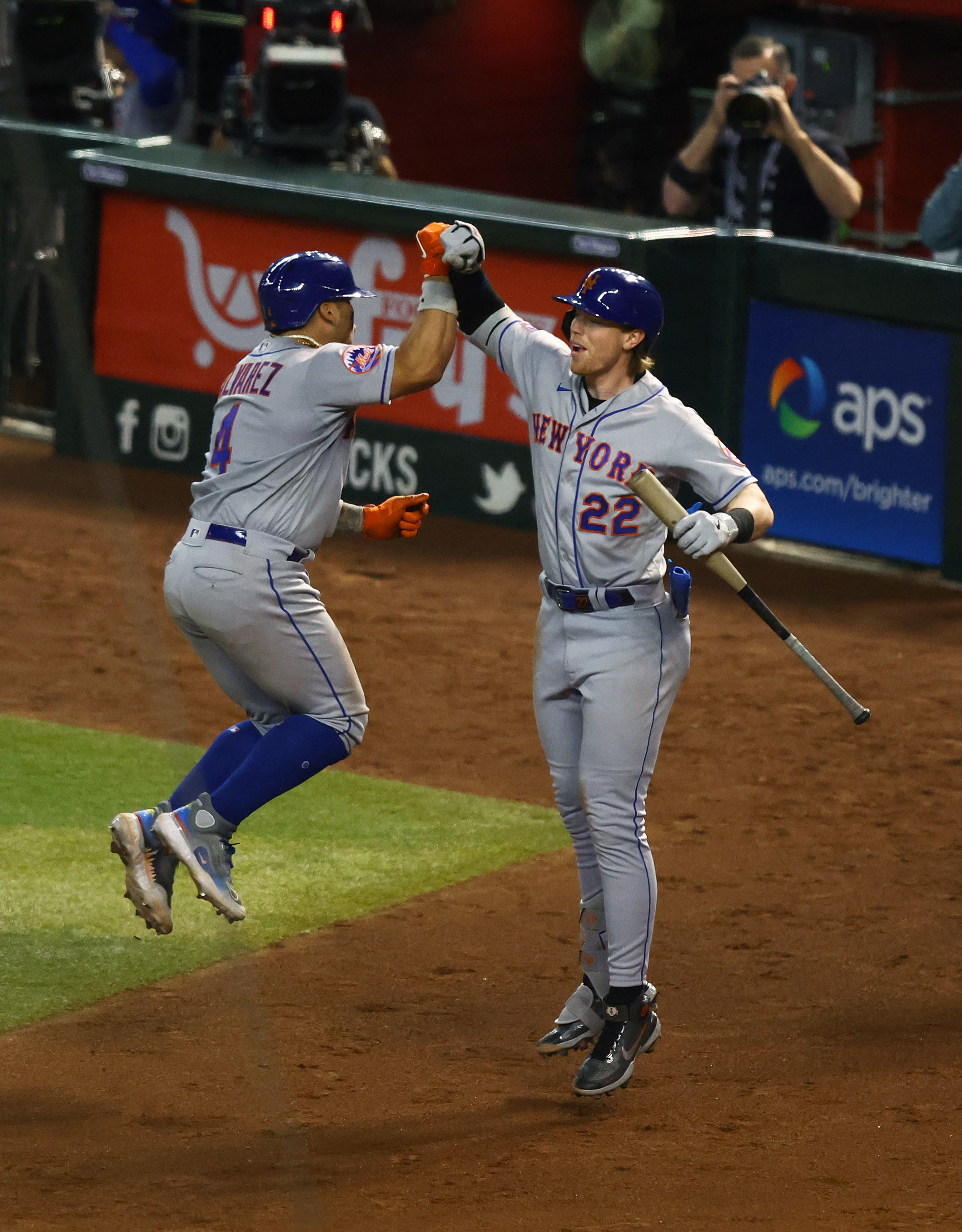 Mets rookie kickstarts dramatic 9th-inning comeback as New York
