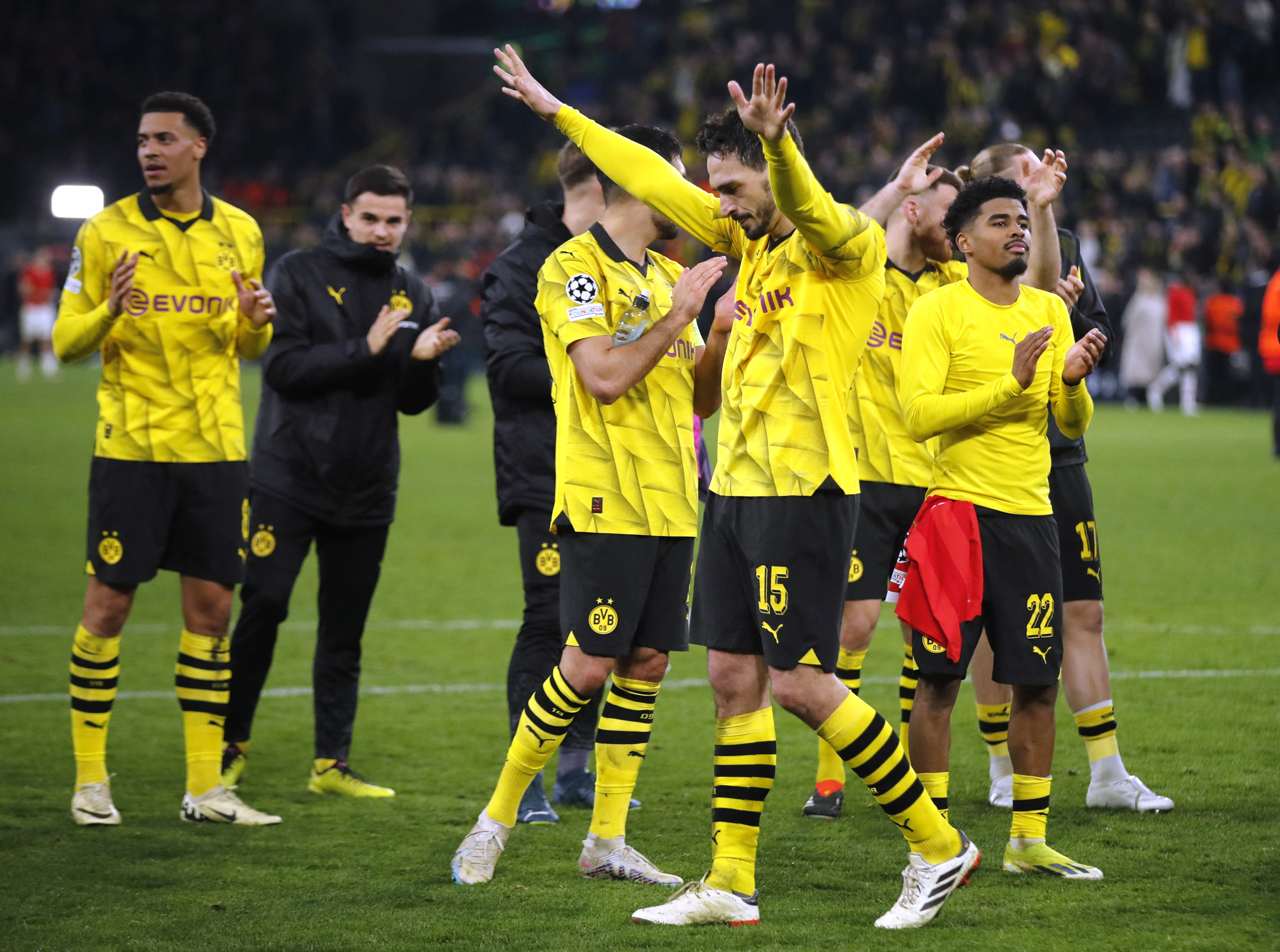 Sancho on target as Dortmund beat Eindhoven 2-0 to reach quarter-finals | Reuters