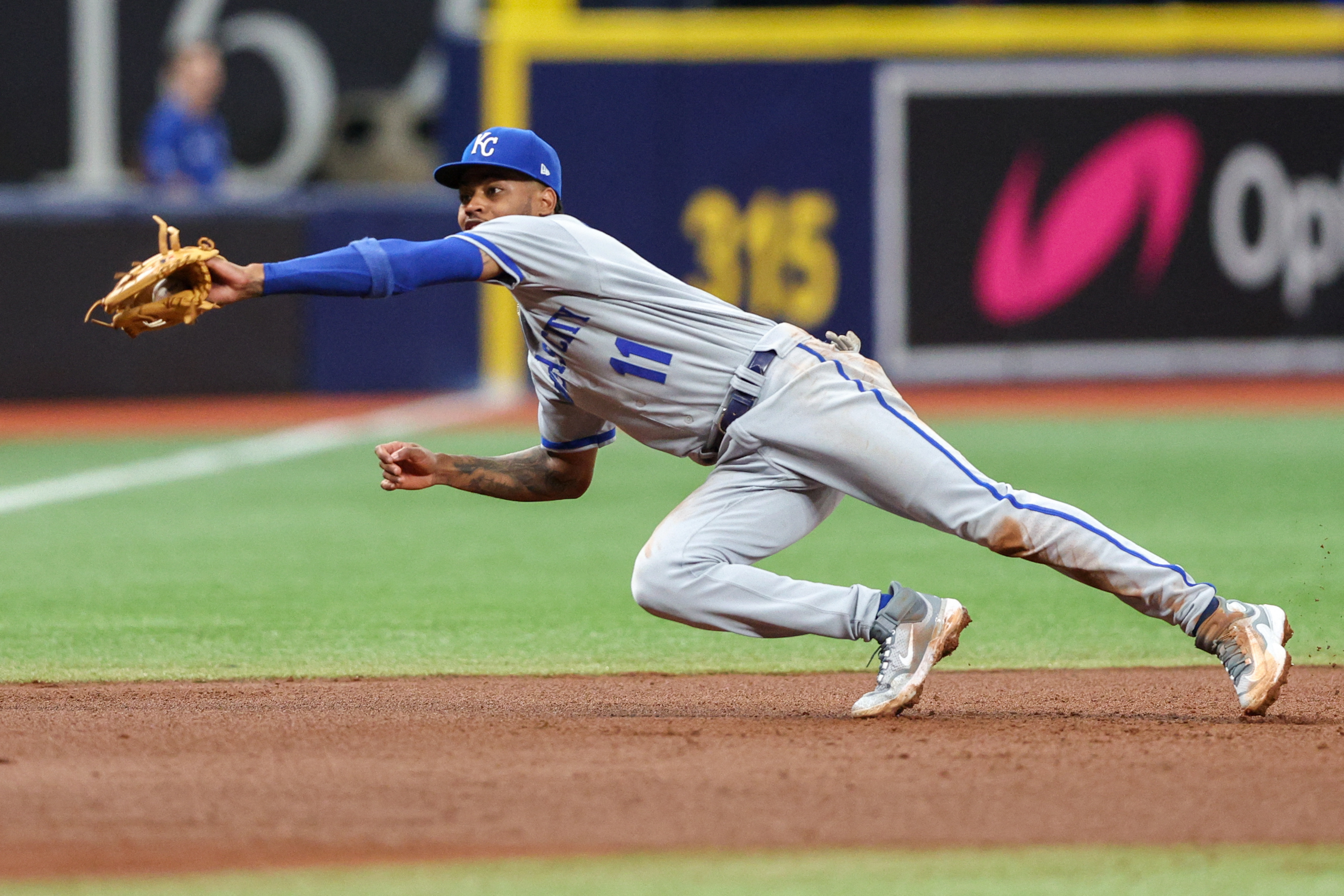 Tampa Bay Rays' Ji-Man Choi (26) warms up before a baseball game against  the Kansas City Royals at Kauffman Stadium in Kansas City, Mo., Monday,  April 29, 2019. (AP Photo/Orlin Wagner Stock