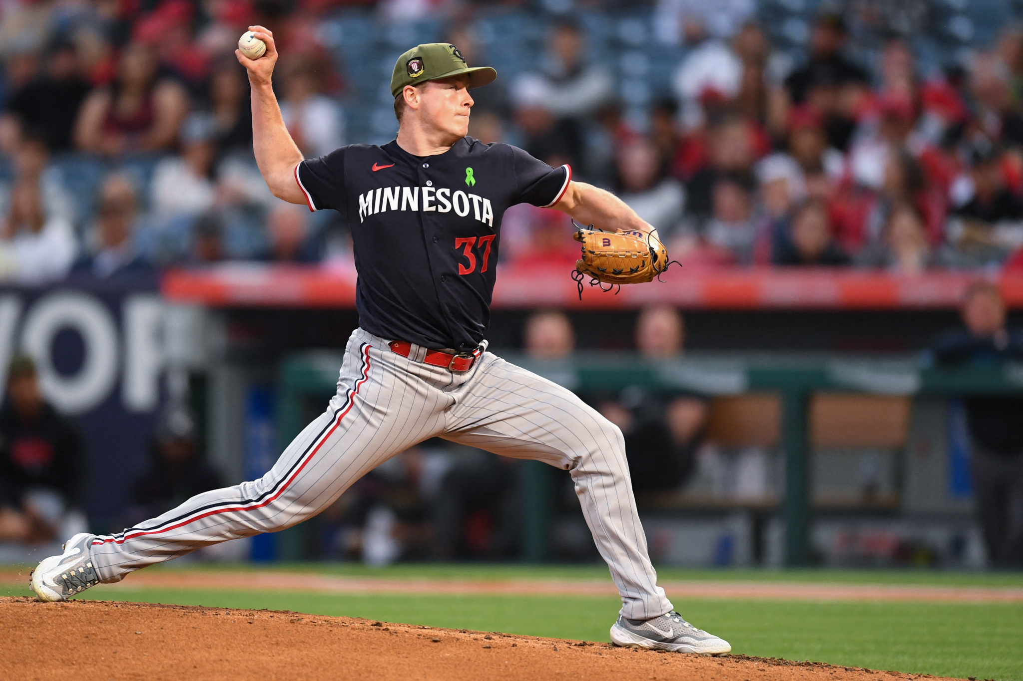 Kyle Farmer helps Twins cruise past Angels