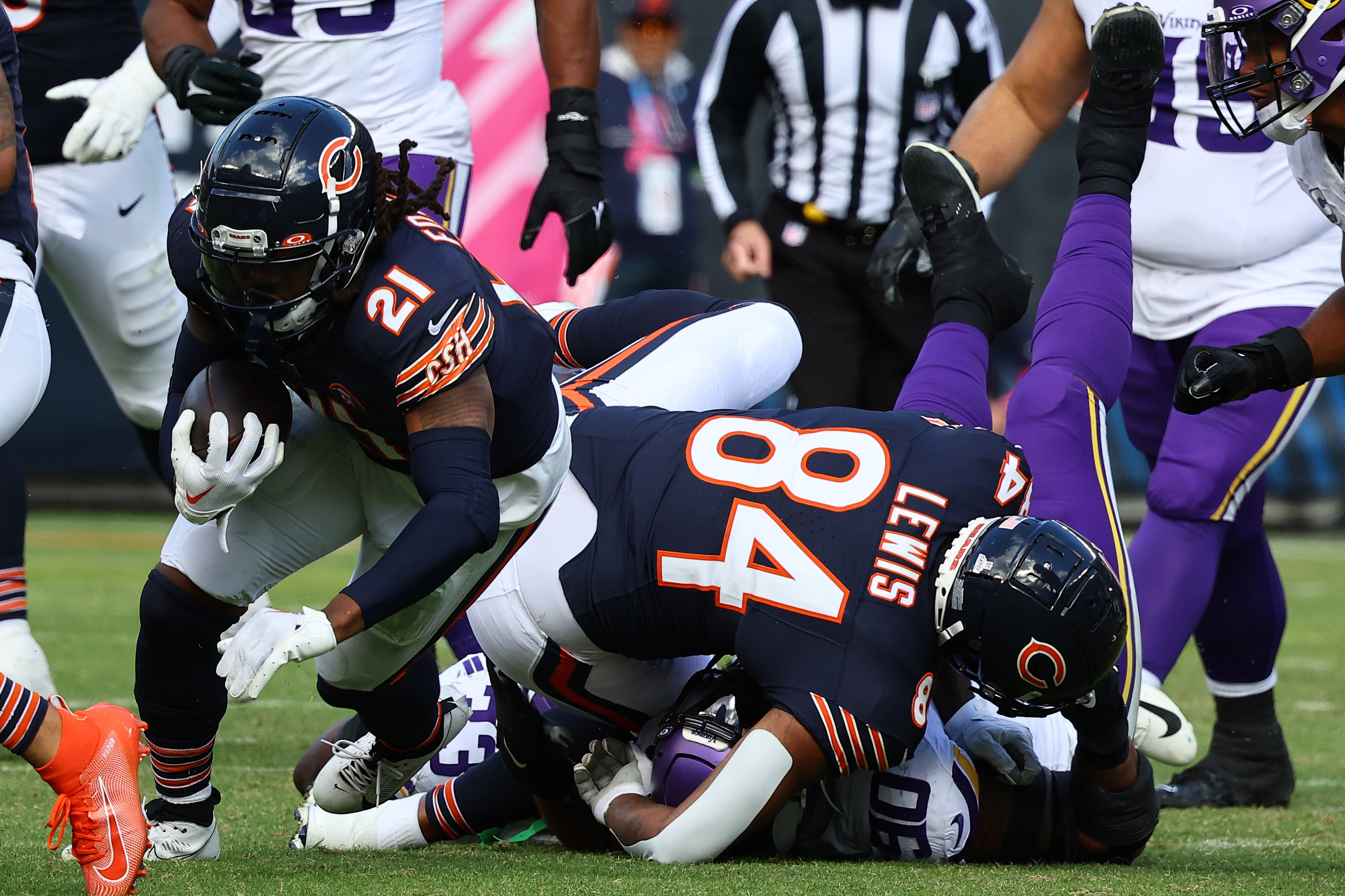 Bears Lose QB, Fall To Vikings, 19-13 | Reuters