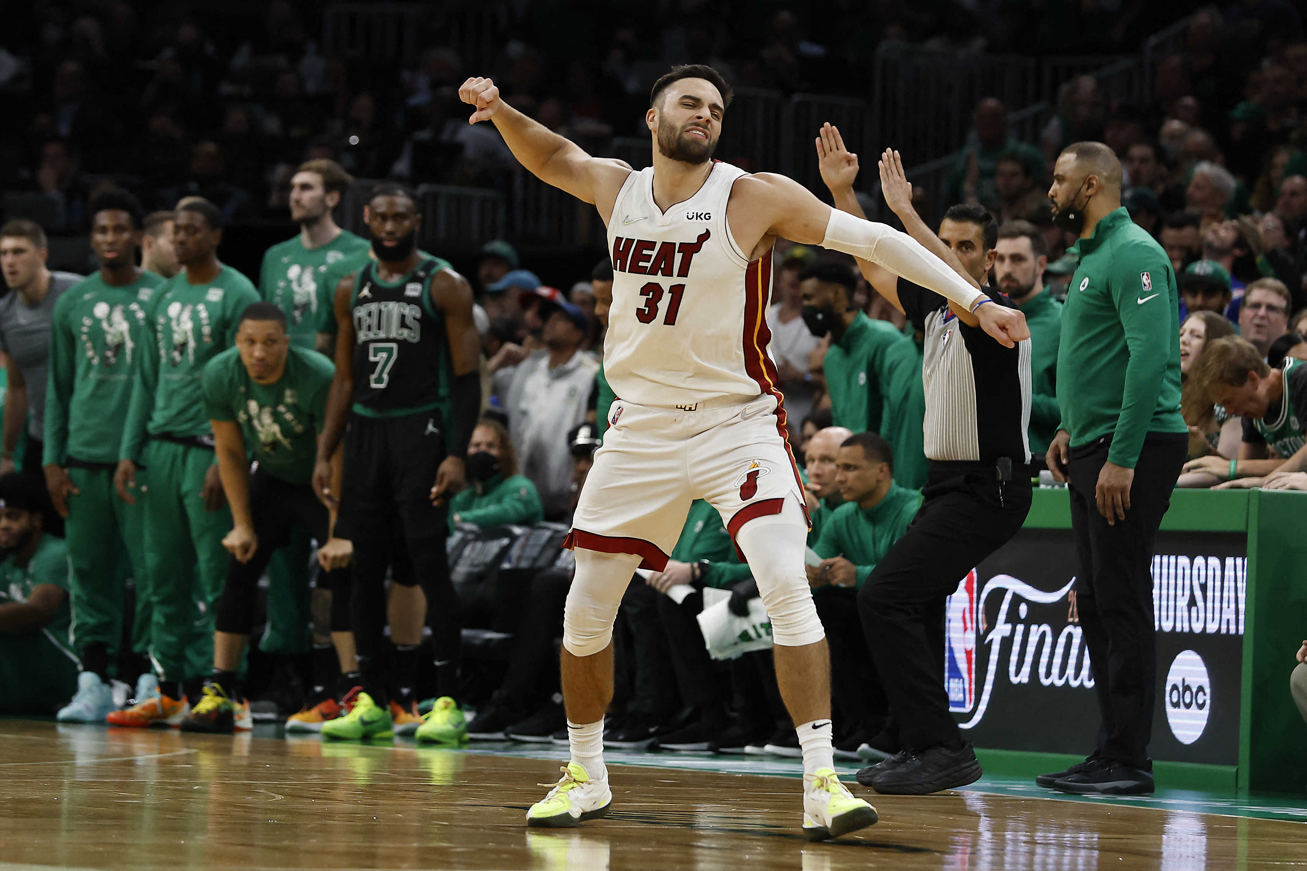 Miami Heat, de Jimmy Butler, elimina o Boston Celtics e vai às finais da  NBA contra o Denver Nuggets - Estadão