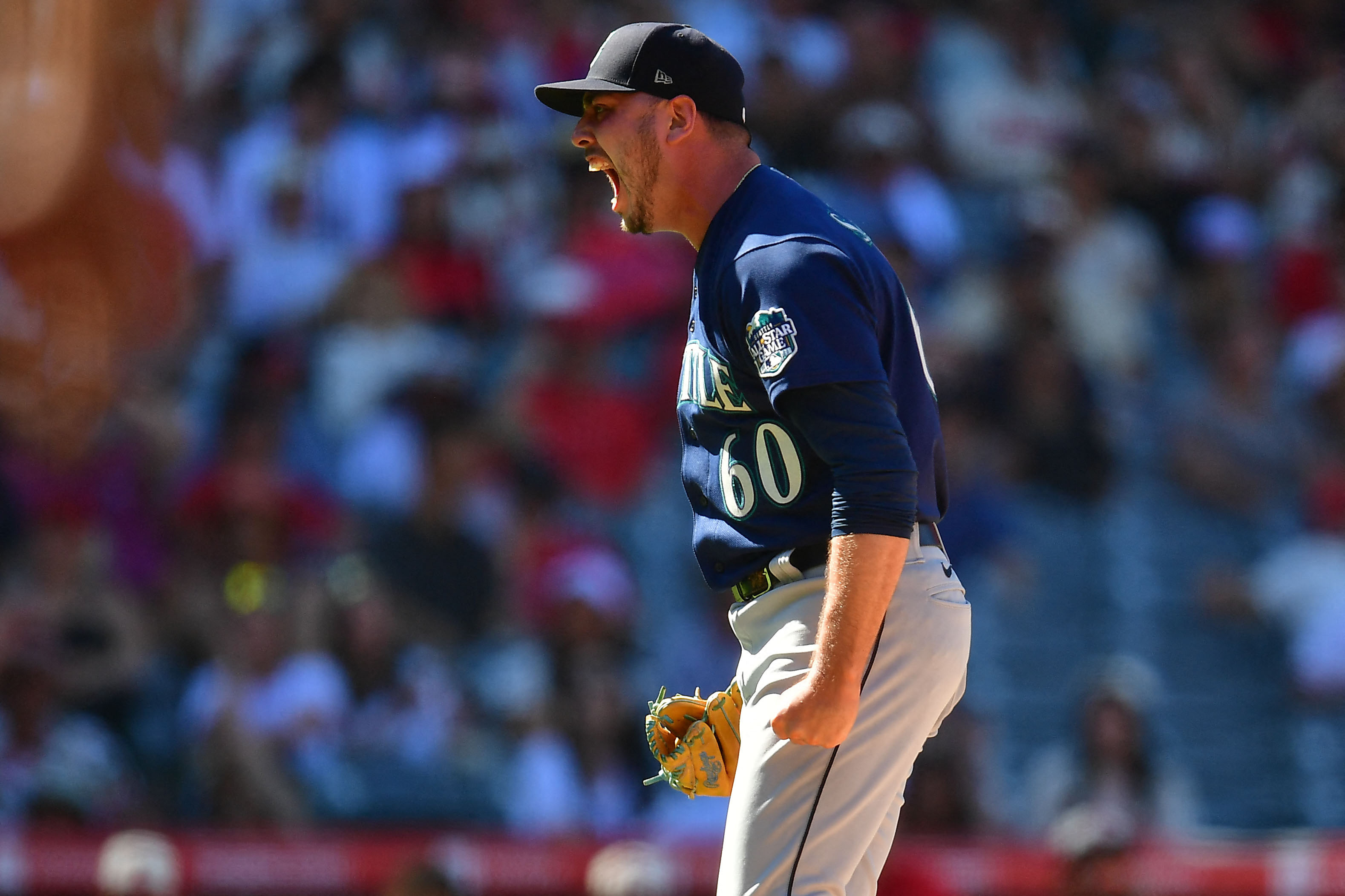 Eugenio Suárez delivers in 10th inning, Mariners sweep Angels with 3-2  victory