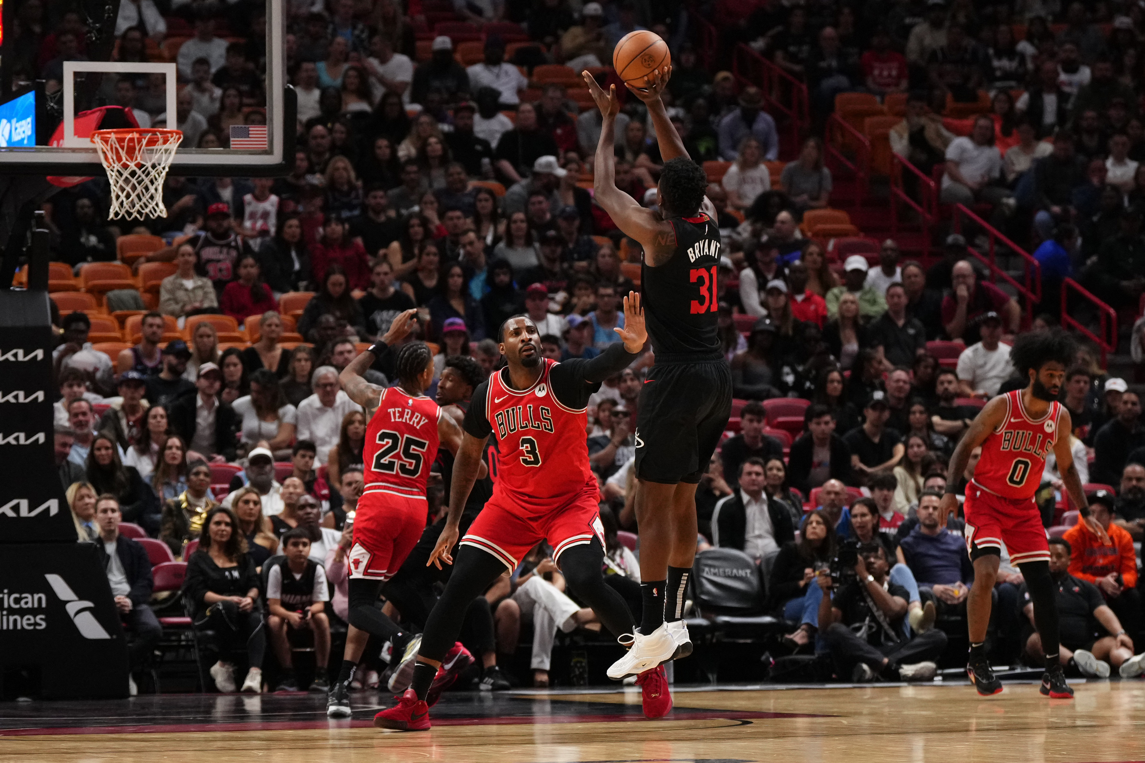 Heat dump Bulls on Jimmy Butler buzzer beater - Field Level Media -  Professional sports content solutions