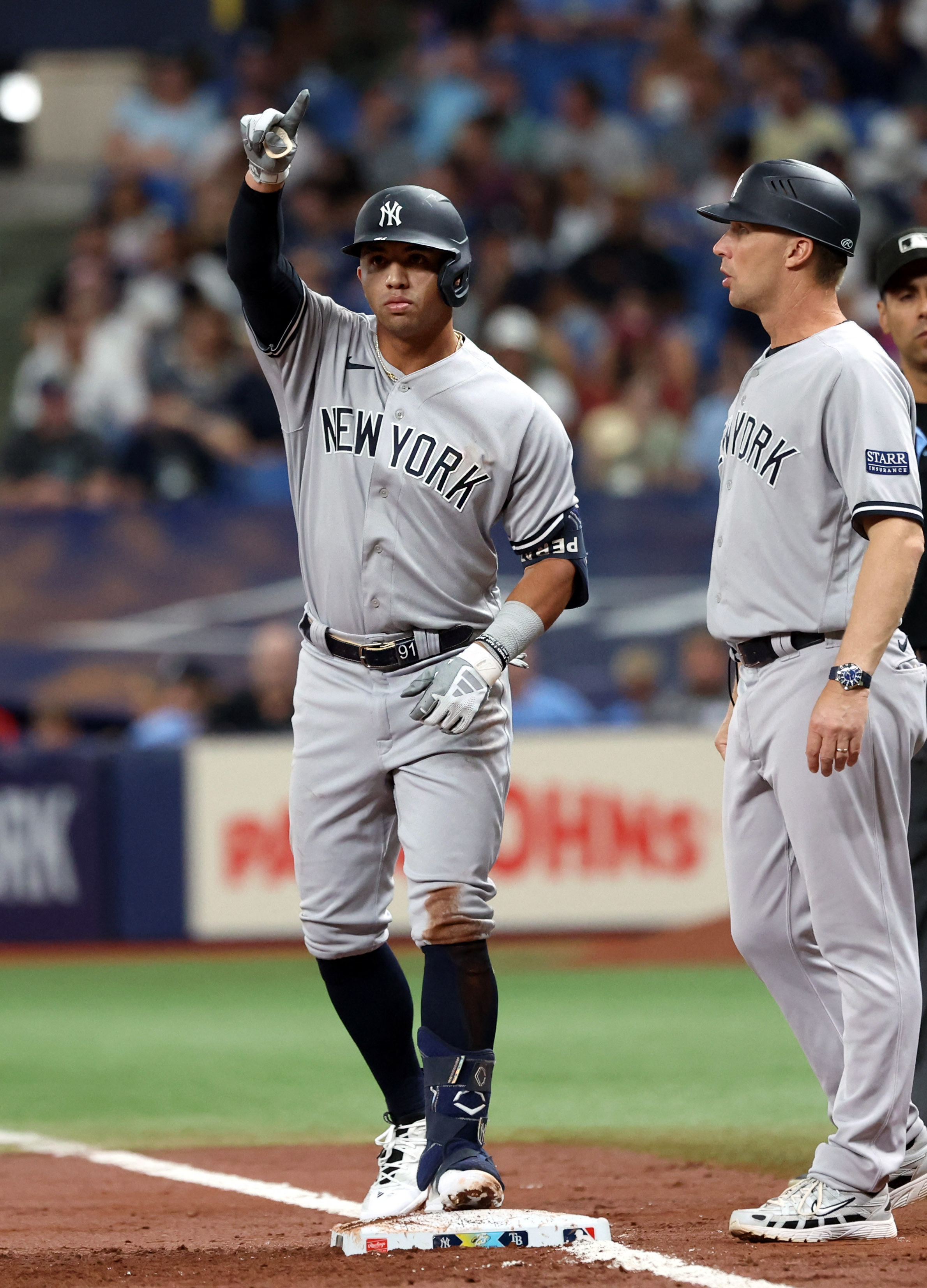 D.J. LeMahieu hits two homers, Yankees beat Rays 