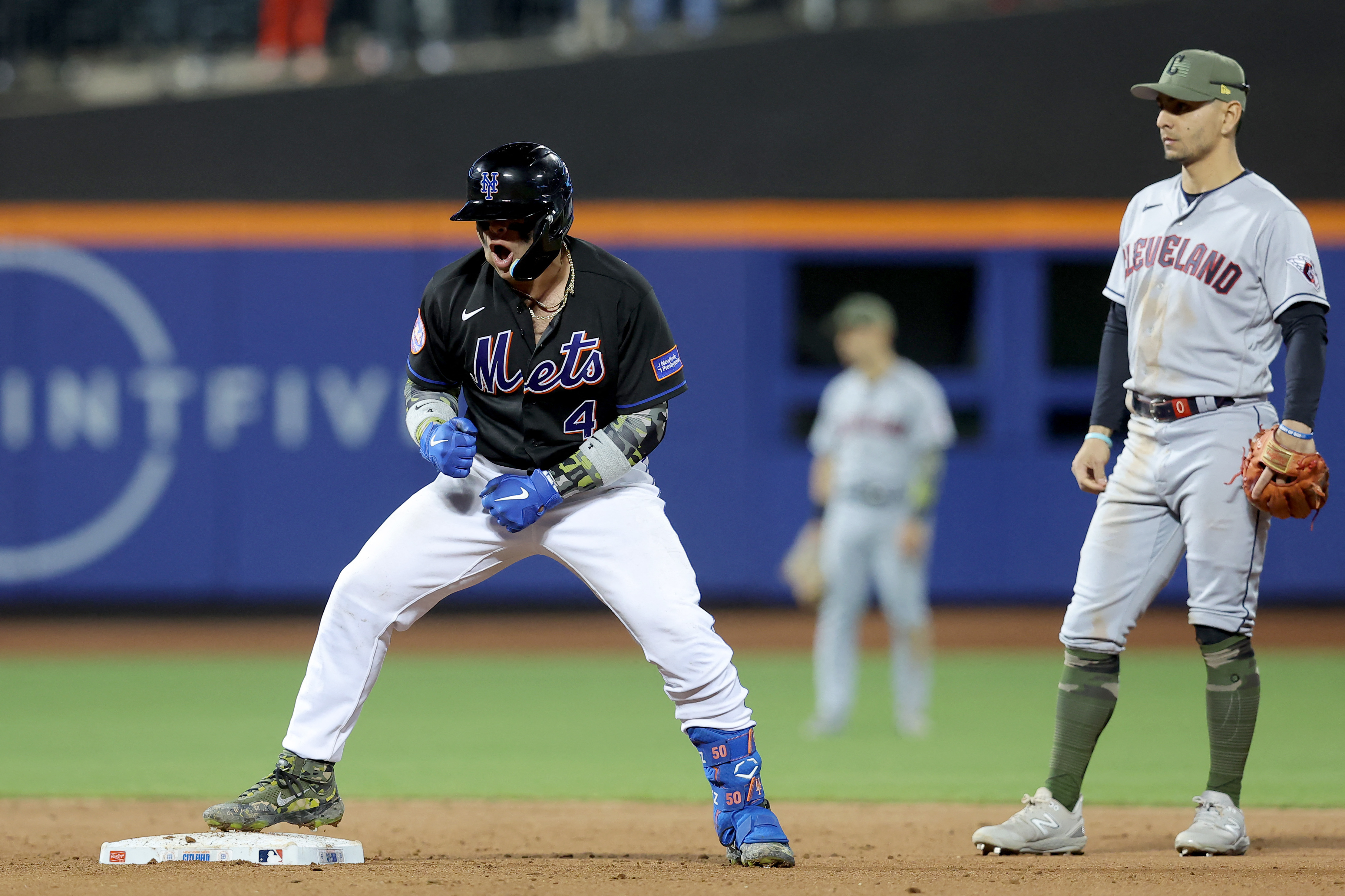 Mets rally multiple times to outlast Guardians 10-9