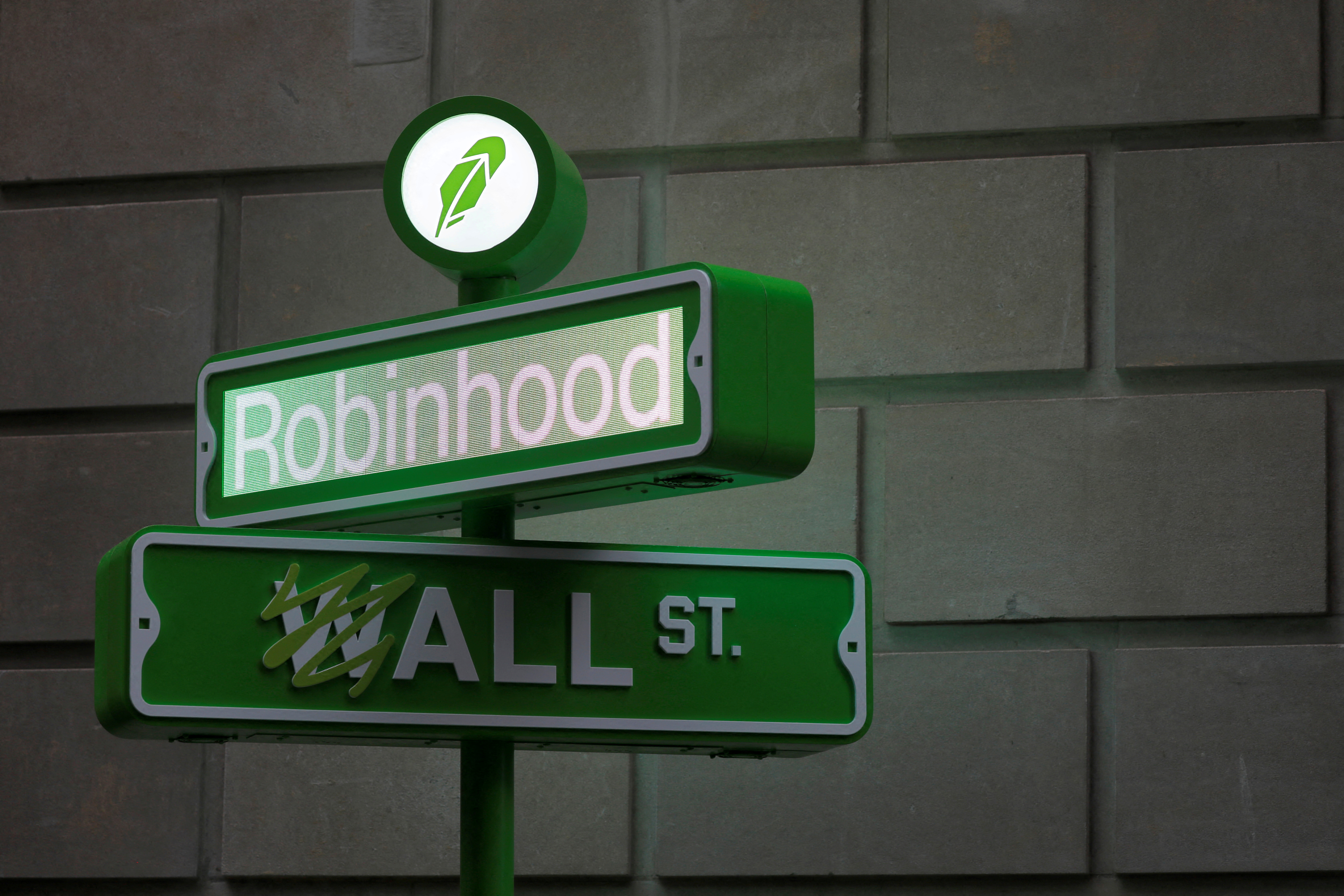 Robinhood works to launch retirement accounts (NASDAQ:HOOD