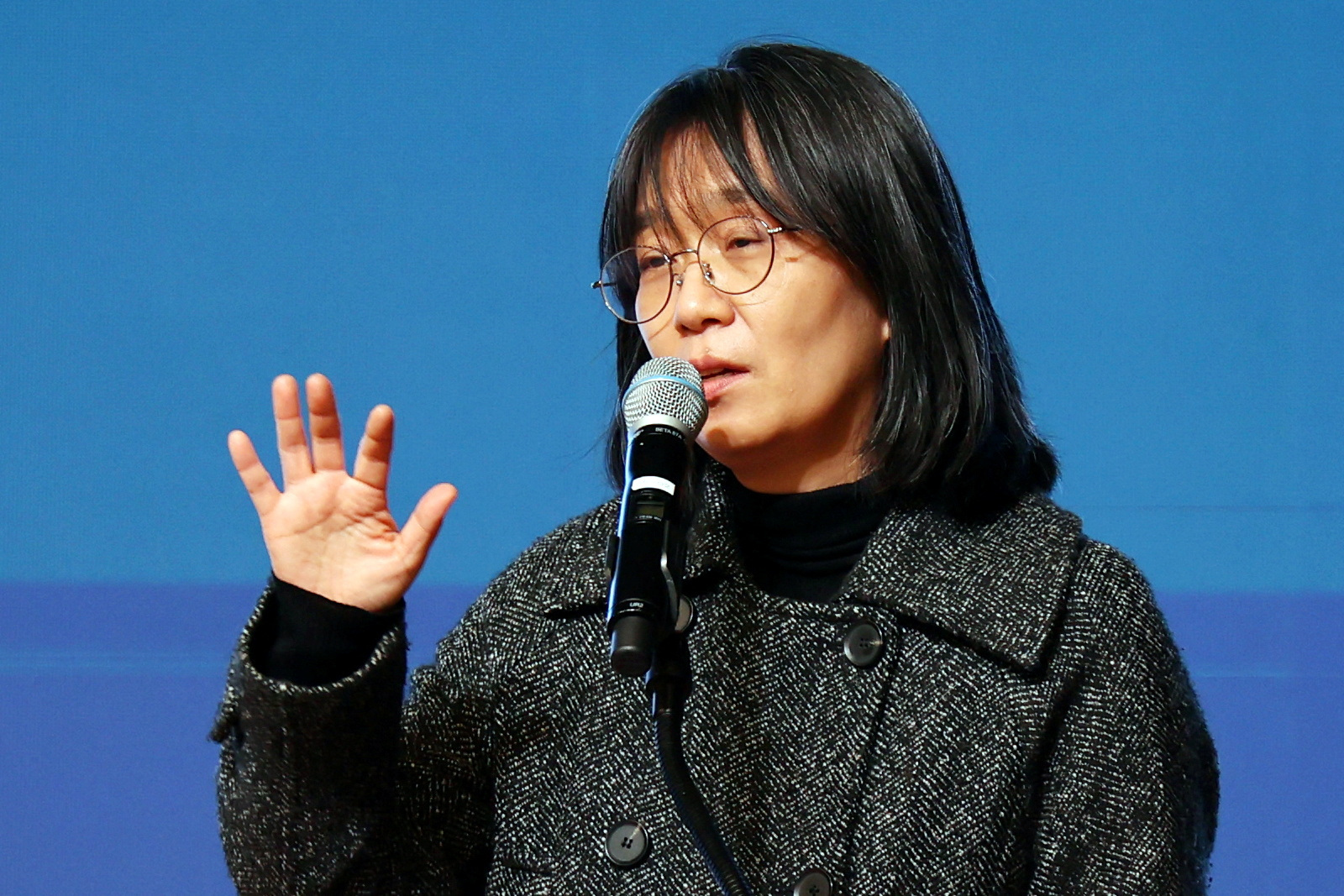 ノーベル文学賞に韓江氏、韓国人初 「現代散文に革新」 | ロイター