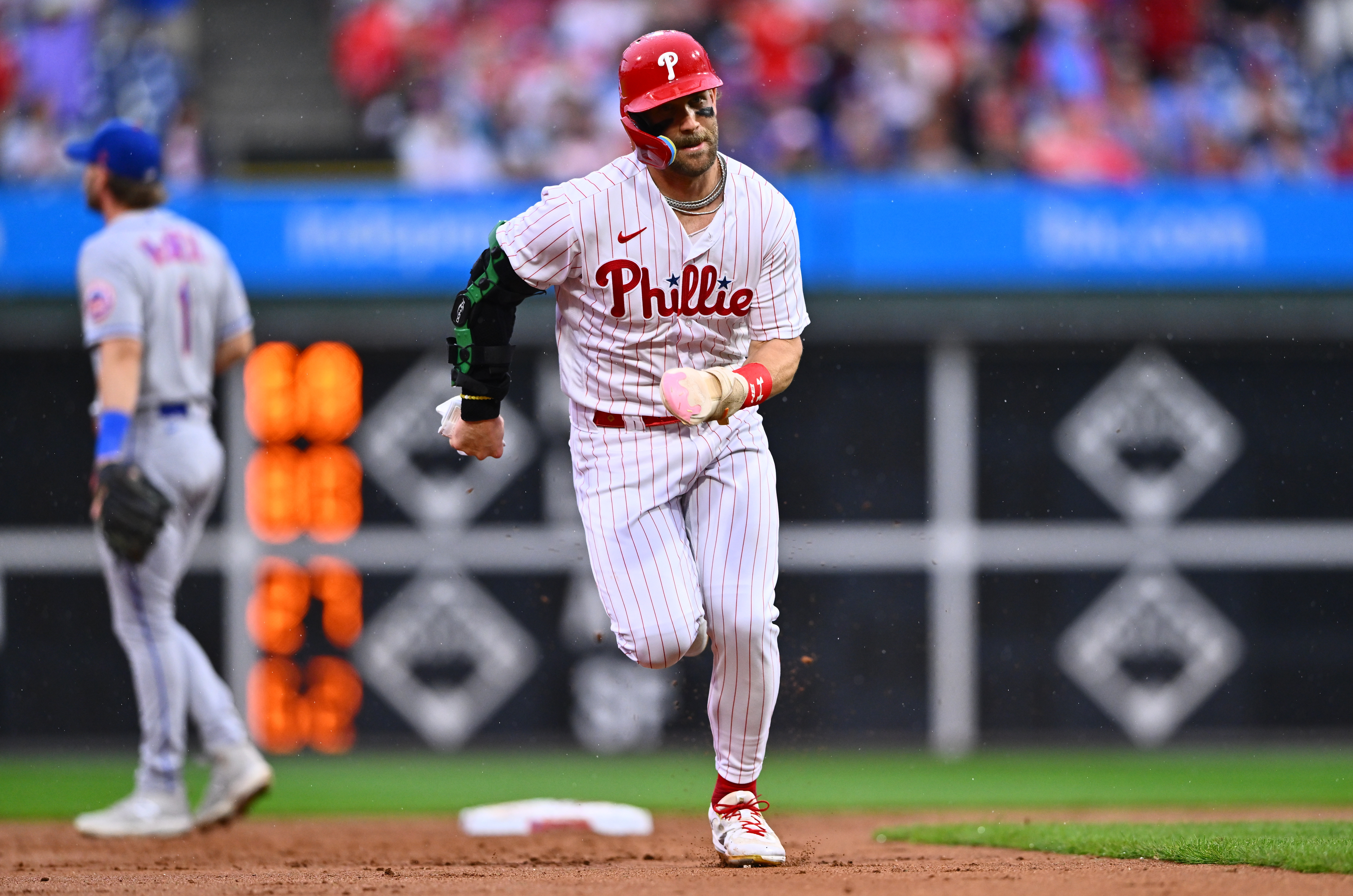 Walker and Turner lead the Phillies past the Mets 5-1