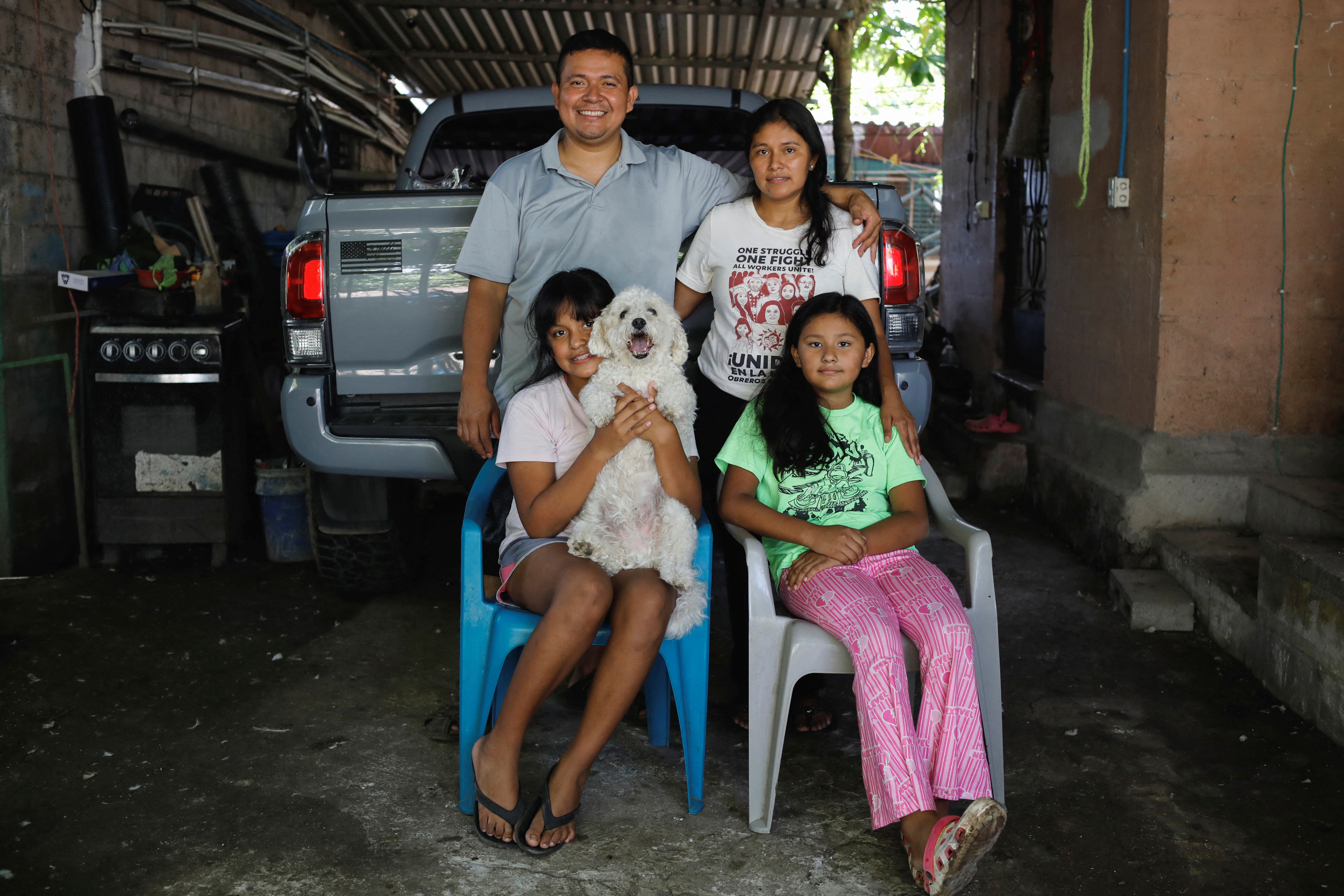 Salvadoran family who self-deported from US seeks to rebuild their