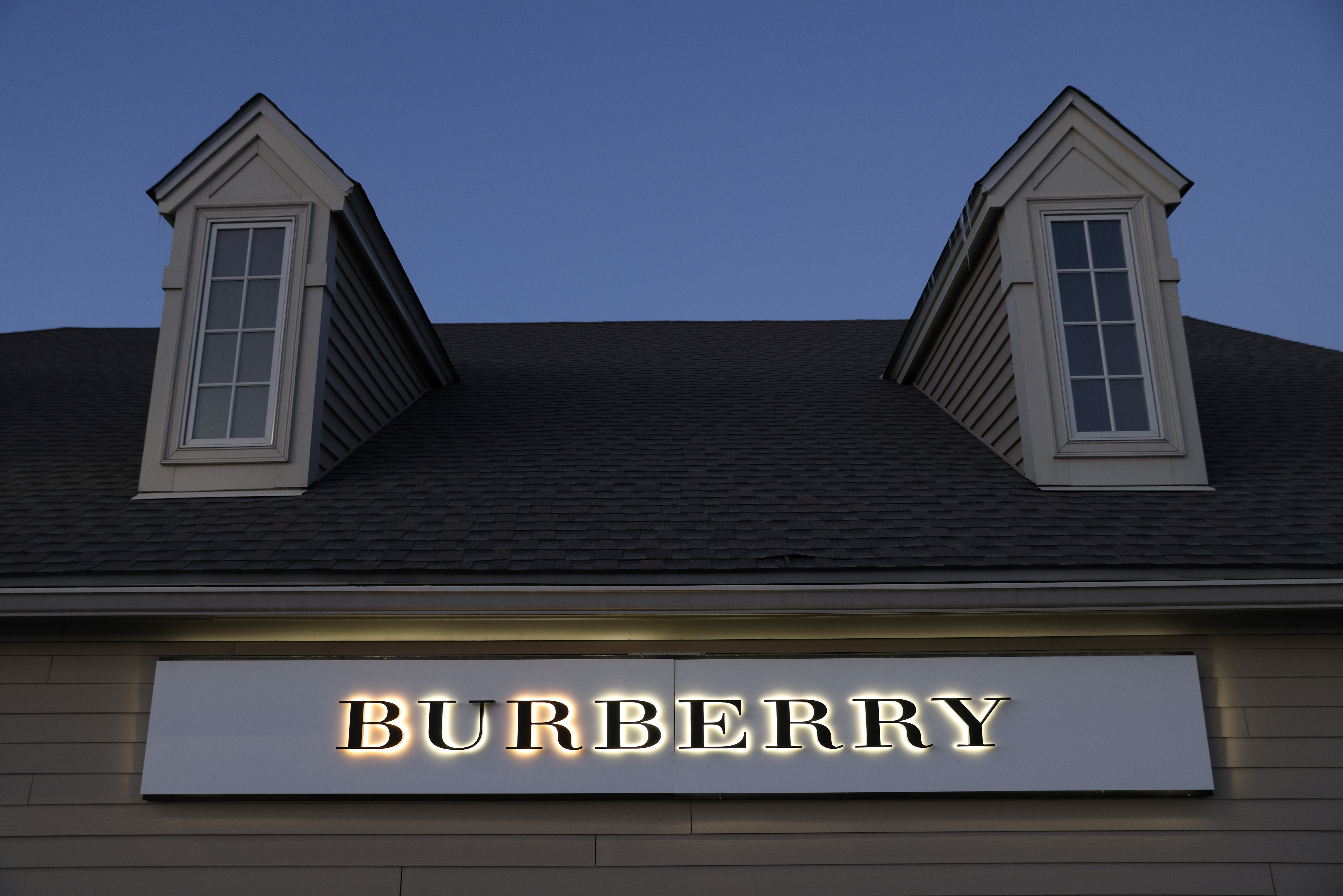 Burberry, Richemont shares slump on China jitters, weaker US | Reuters