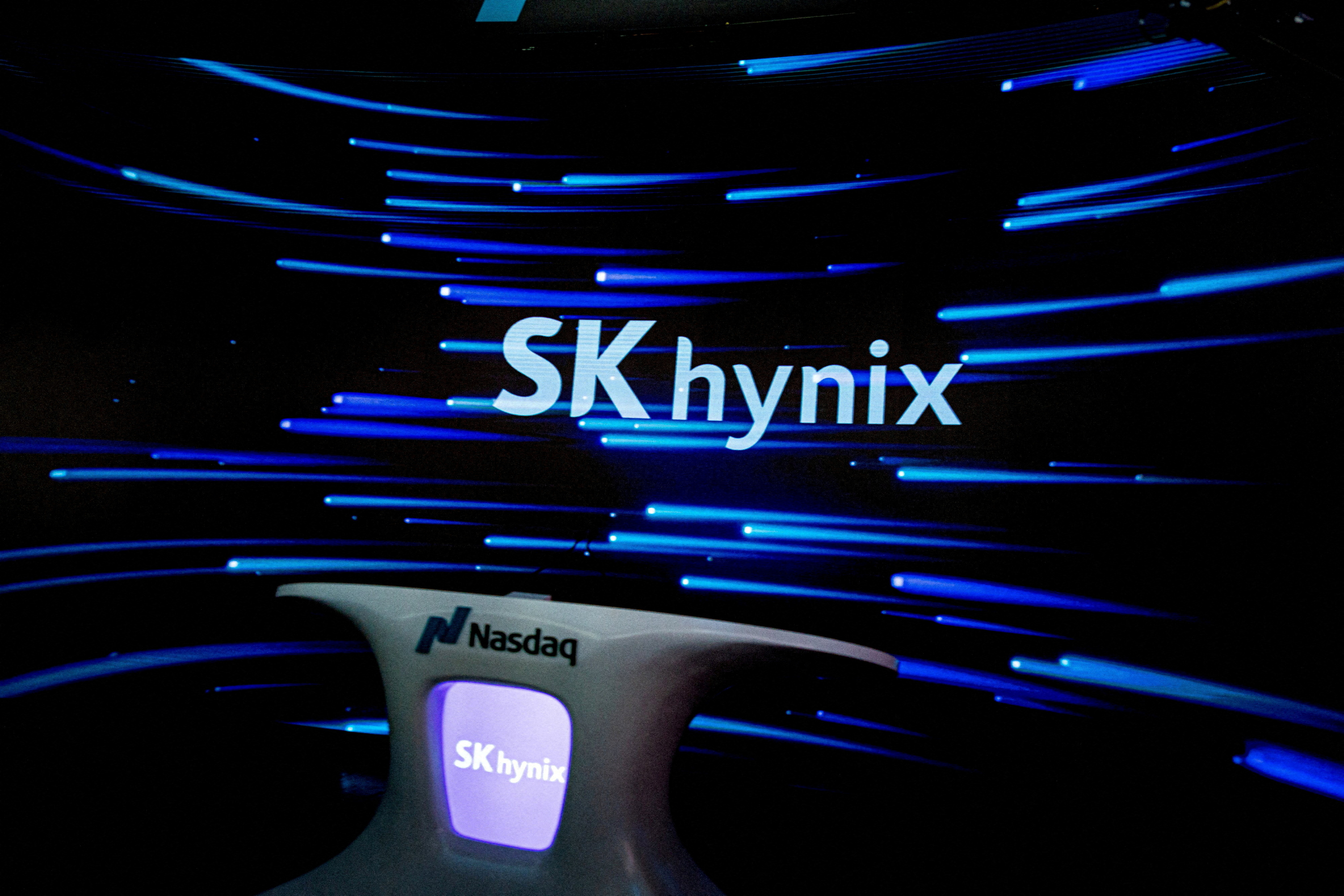 Samsung, SK Hynix shareholders call for bigger payouts from AI