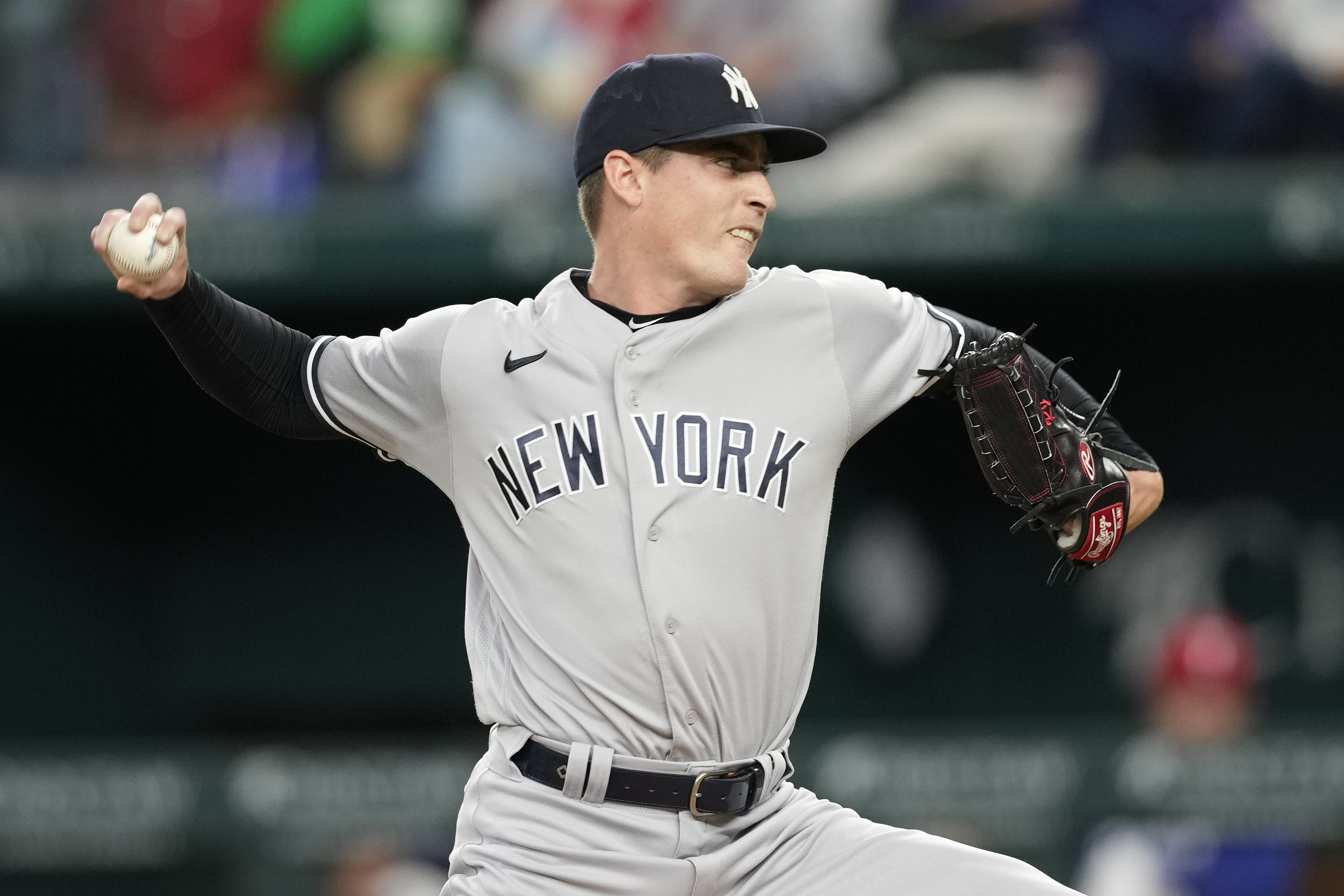 Rangers' Nathan Eovaldi dominates Yankees